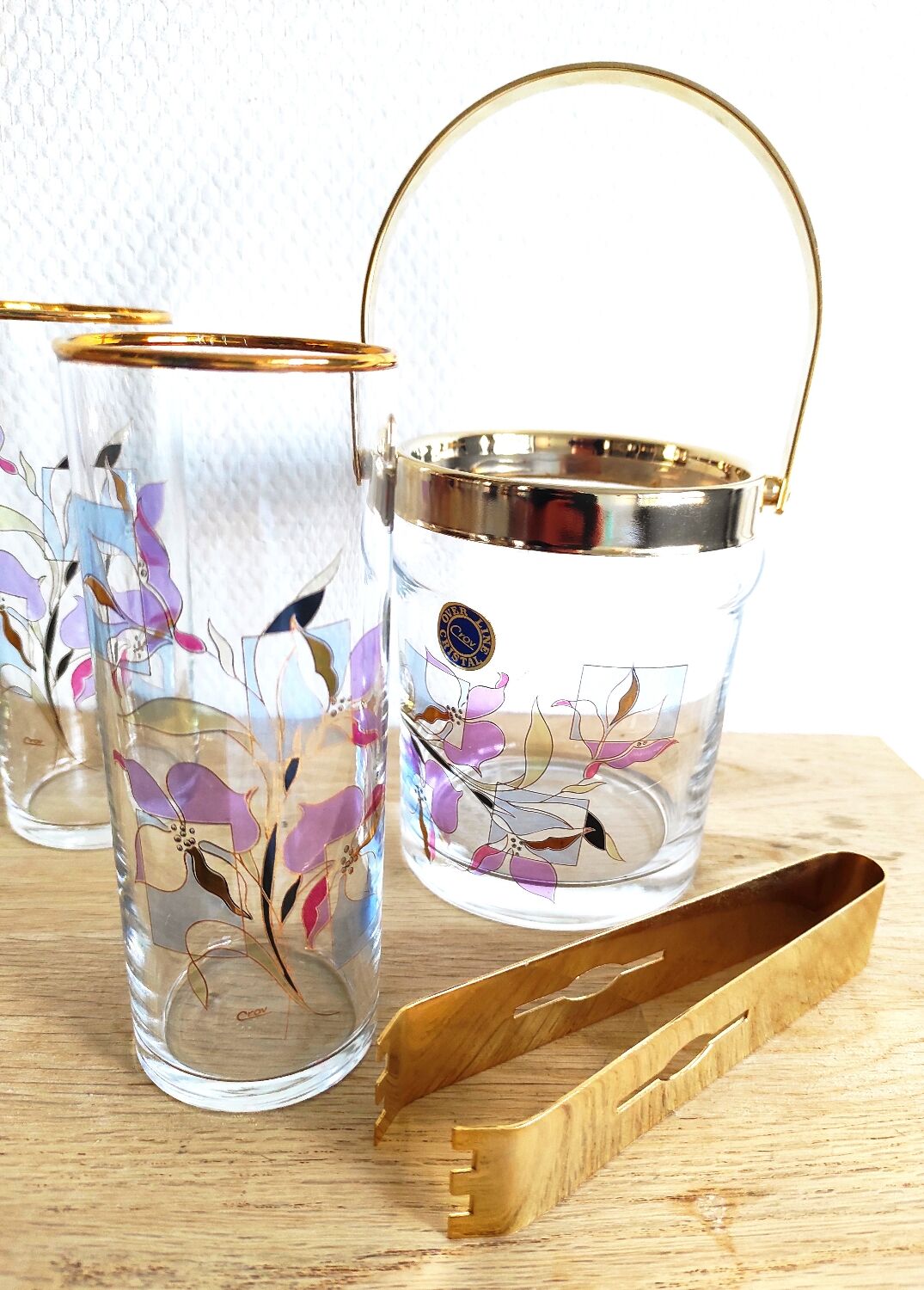 Crystal glasses and ice bucket