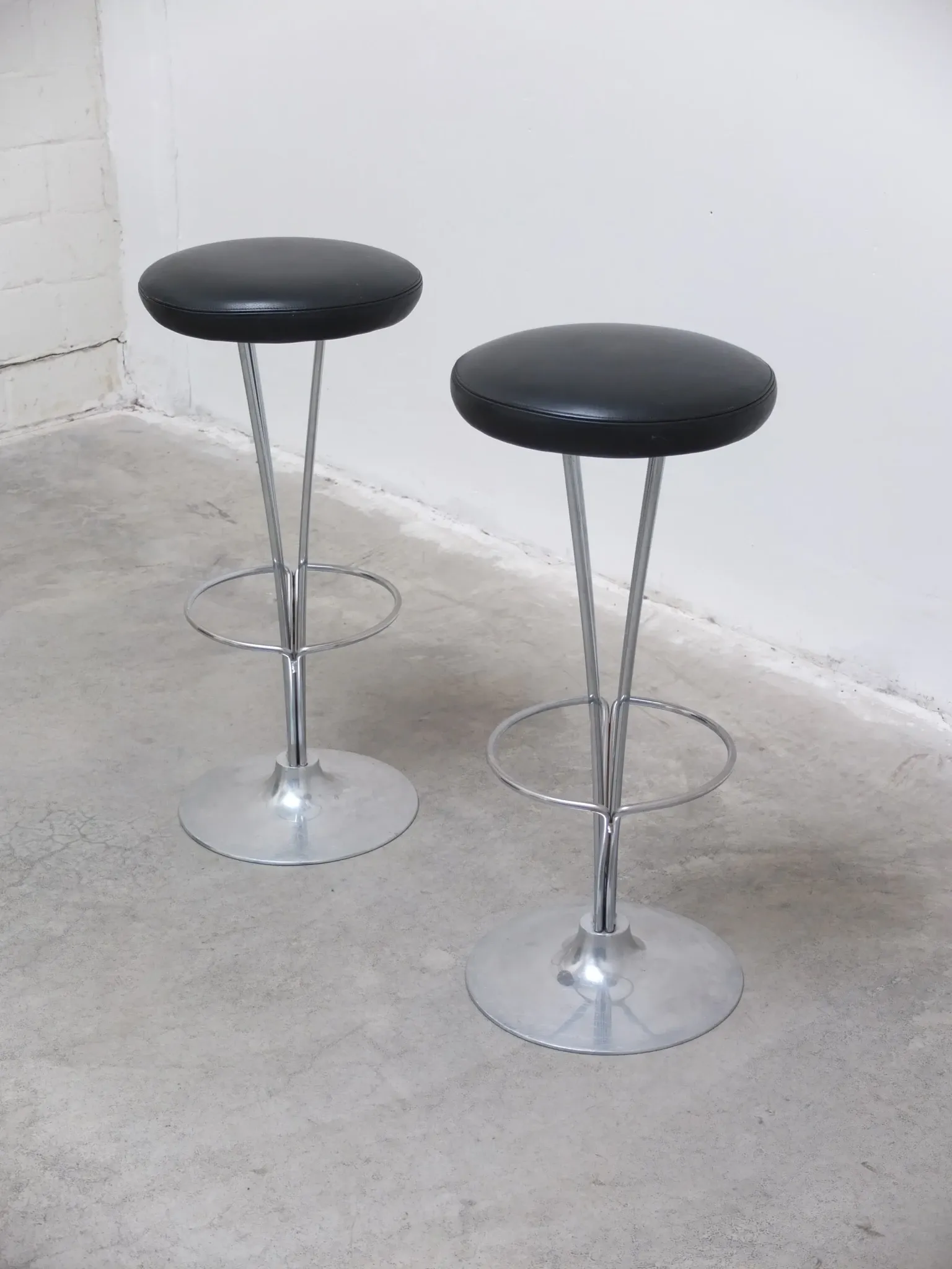 Danish modern pair of bar stools by Piet Hein for Fritz Hansen, 1960s