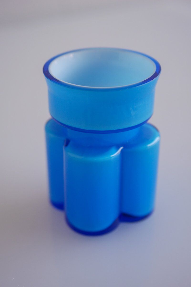 Mid-century modern Scandinavian art glass small vase by Po Ström for Alsterfors, Sweden