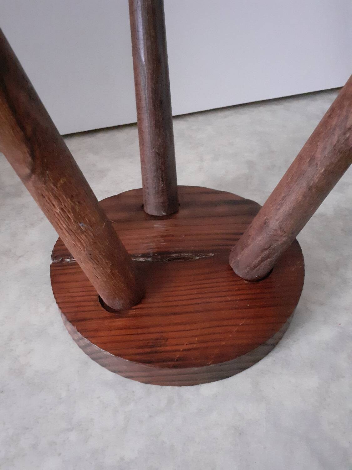 Tripod stool