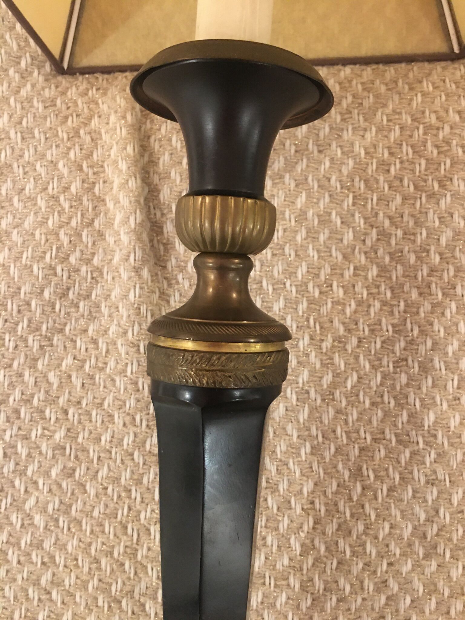 Empire-style lamp and its day offal