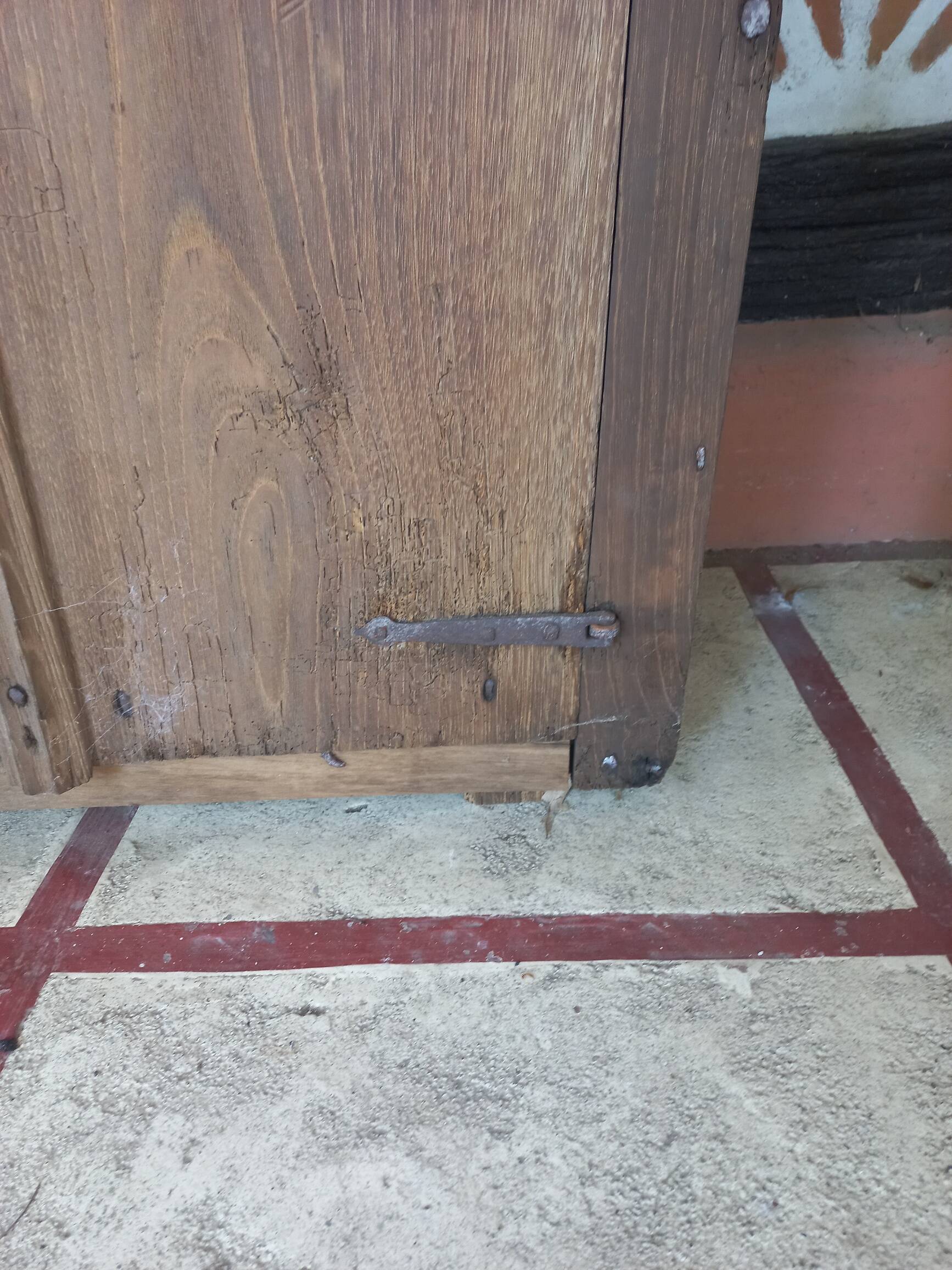 Armoire de montagne primitive