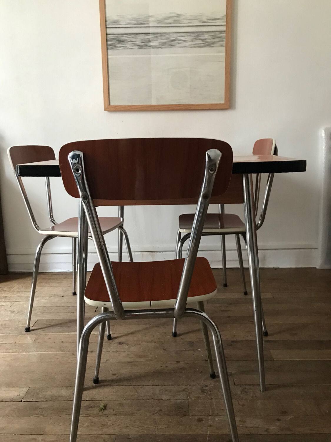 Table en formica and 3 chairs