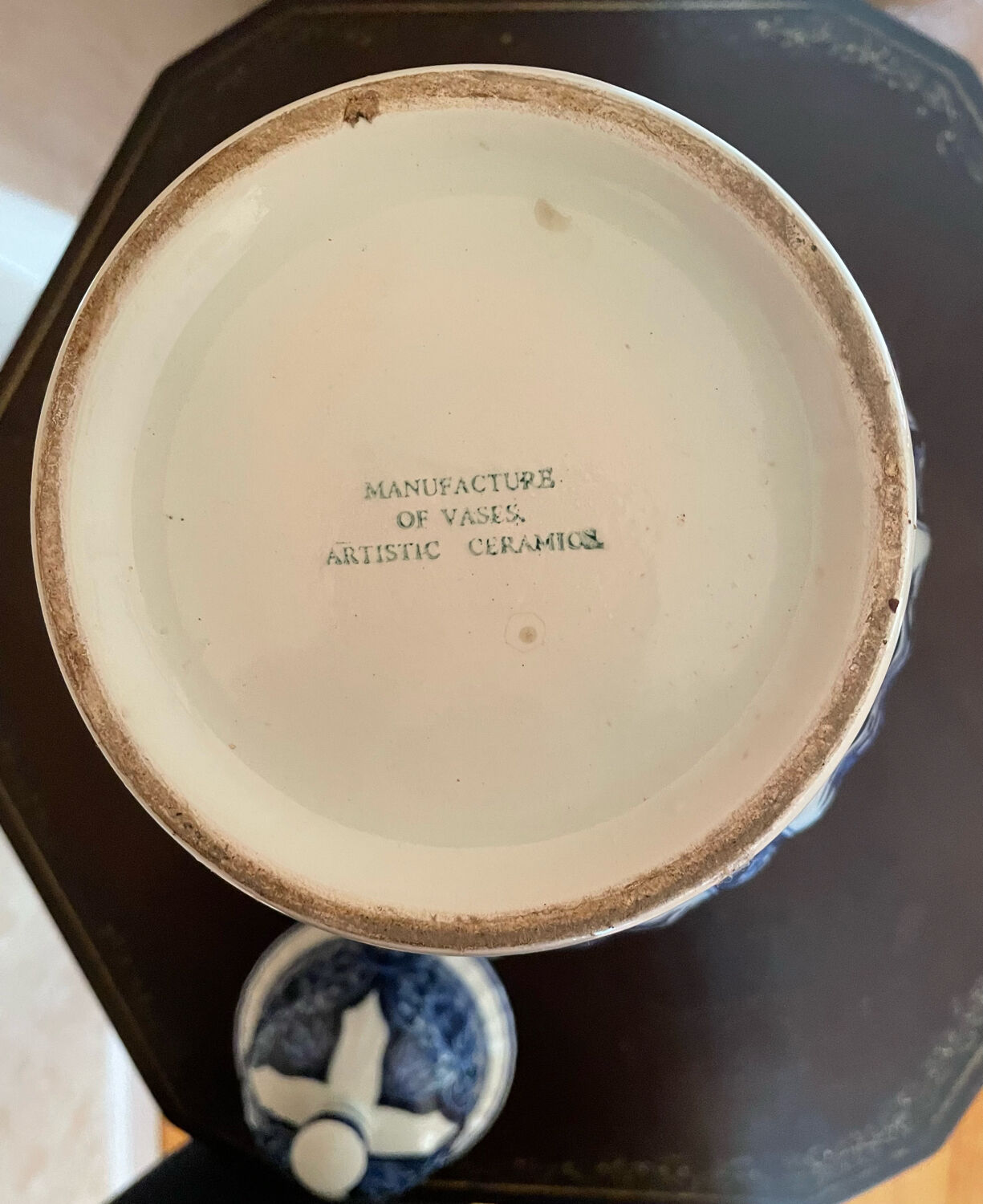 Pot couvert manufacture of vases