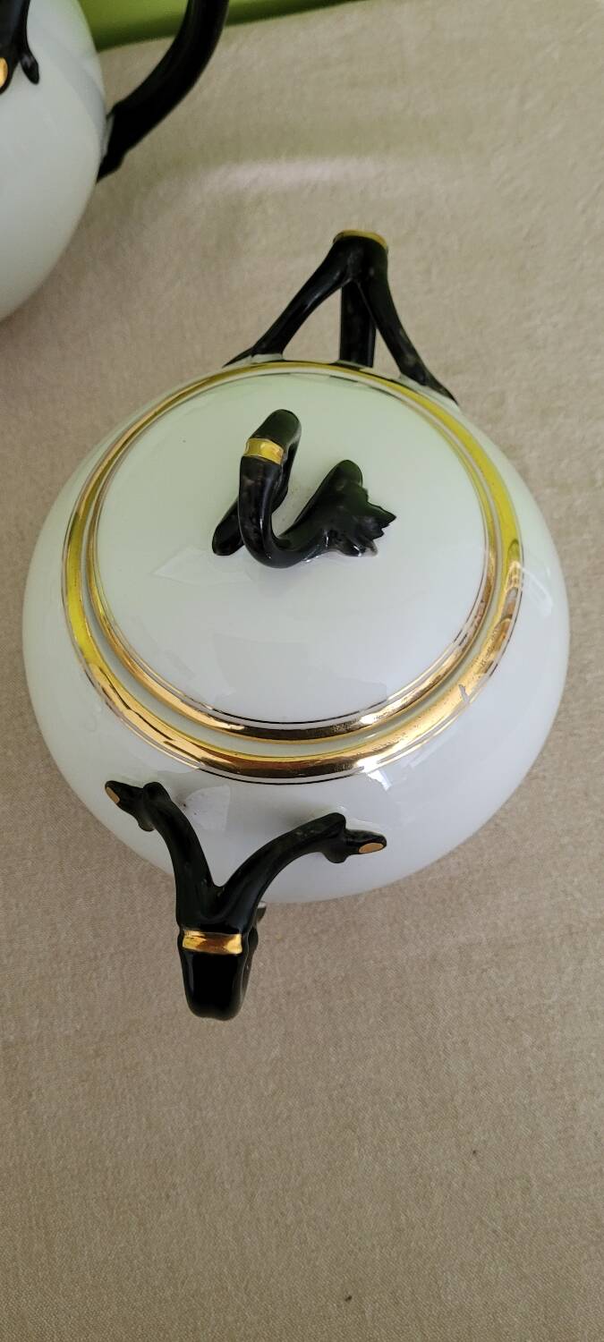 Coffee or tea service