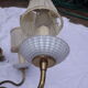 Lustre à 4 branches en métal doré et opaline