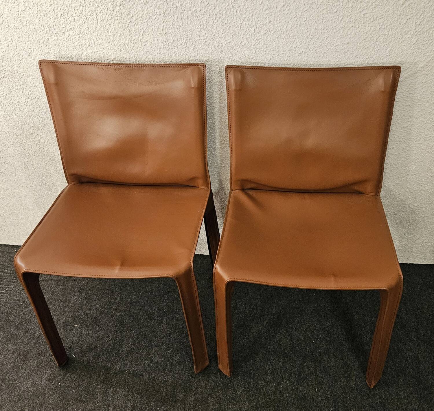 Bellini style brown leather zipped chair, Italian design