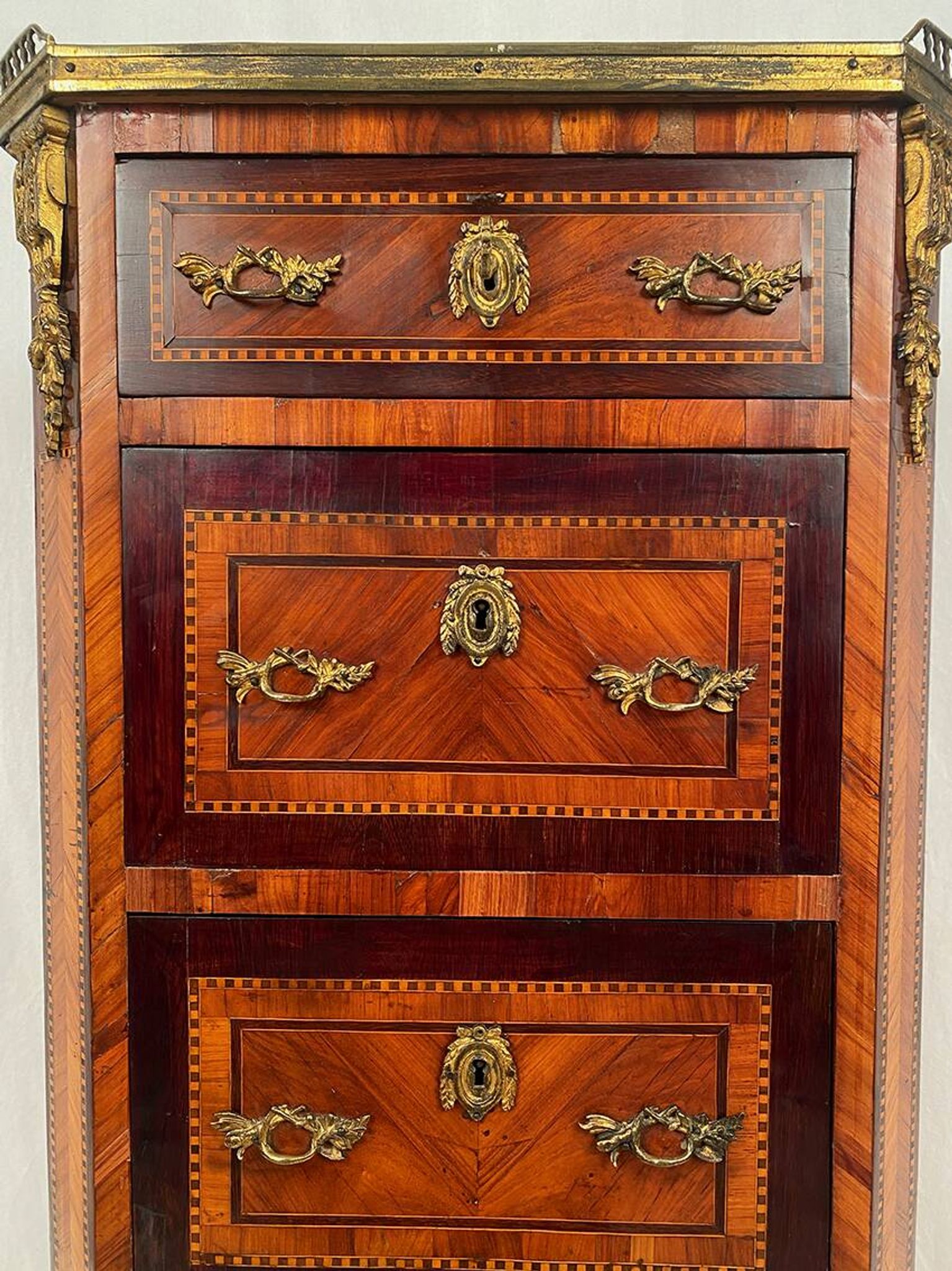 Elegant Louis XVI style chest of drawers, late 19th century