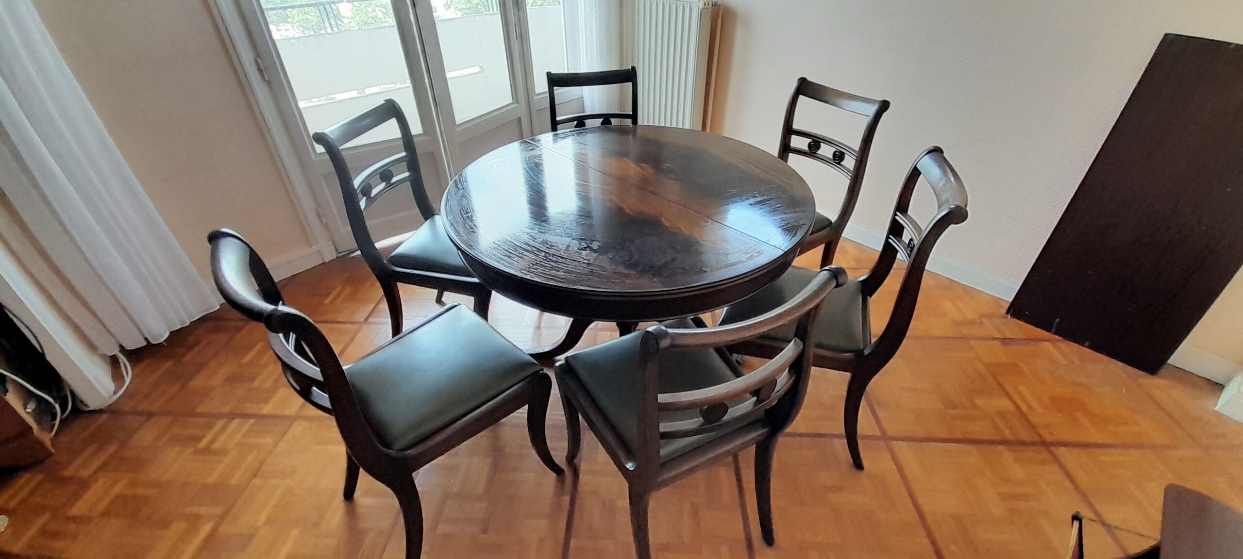 English style dining room