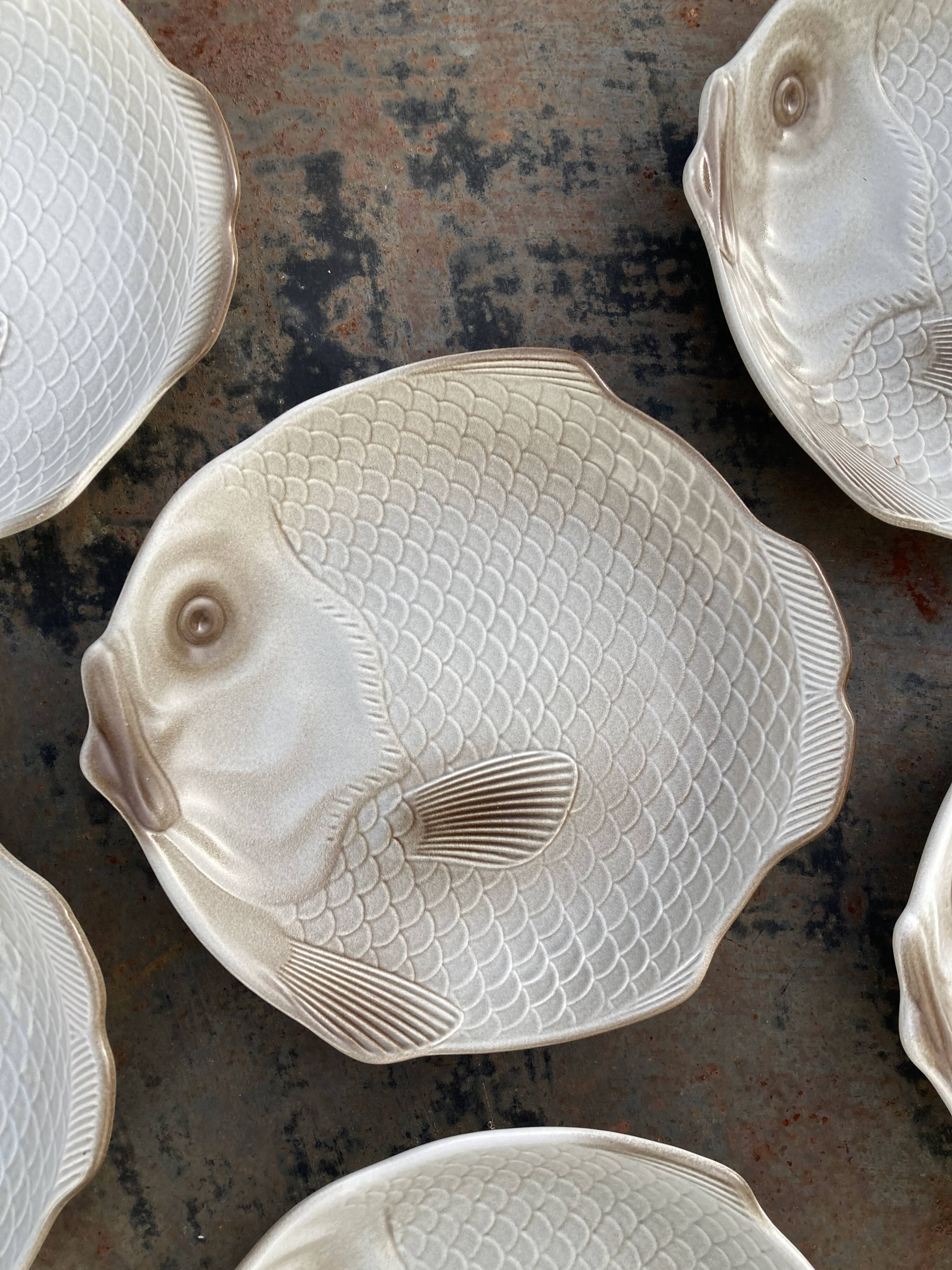 6 flat plates fish in beige ceramic Salins les bains