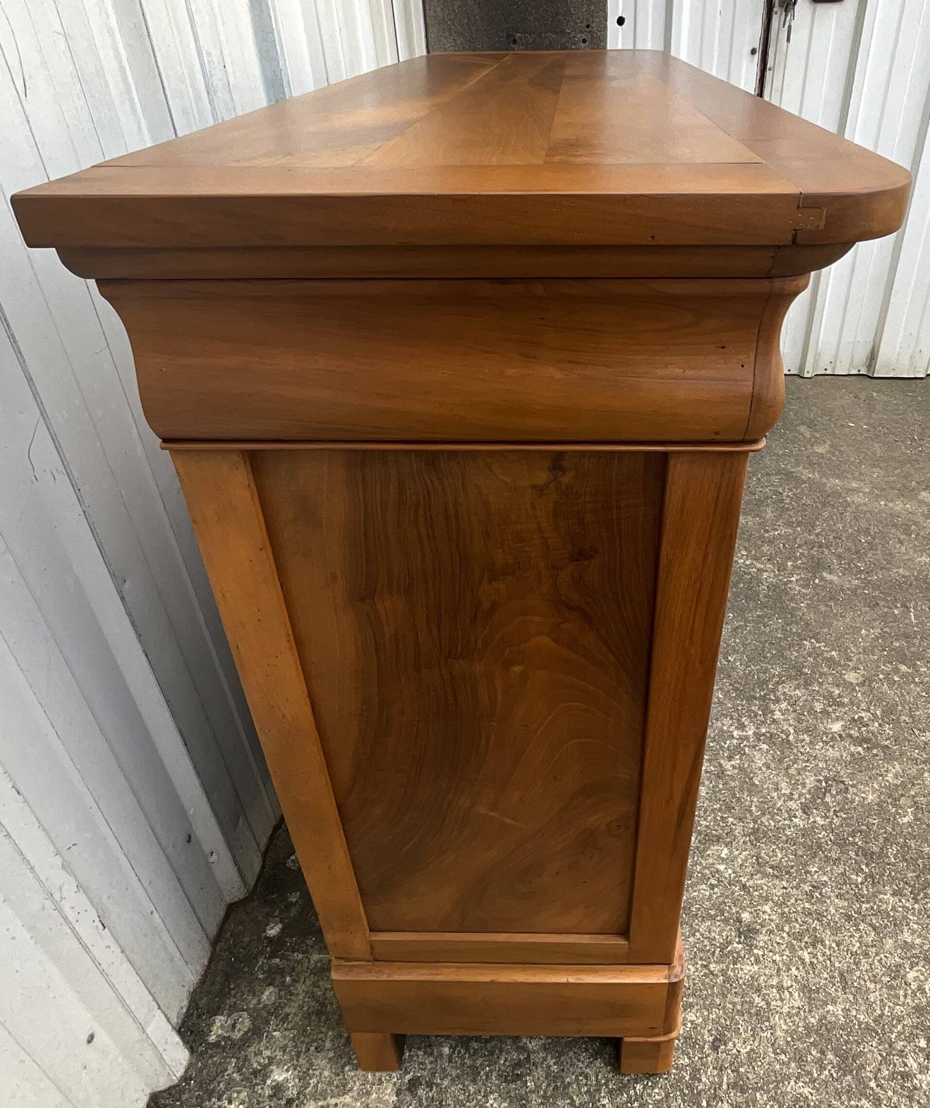 Louis-Philippe walnut buffet