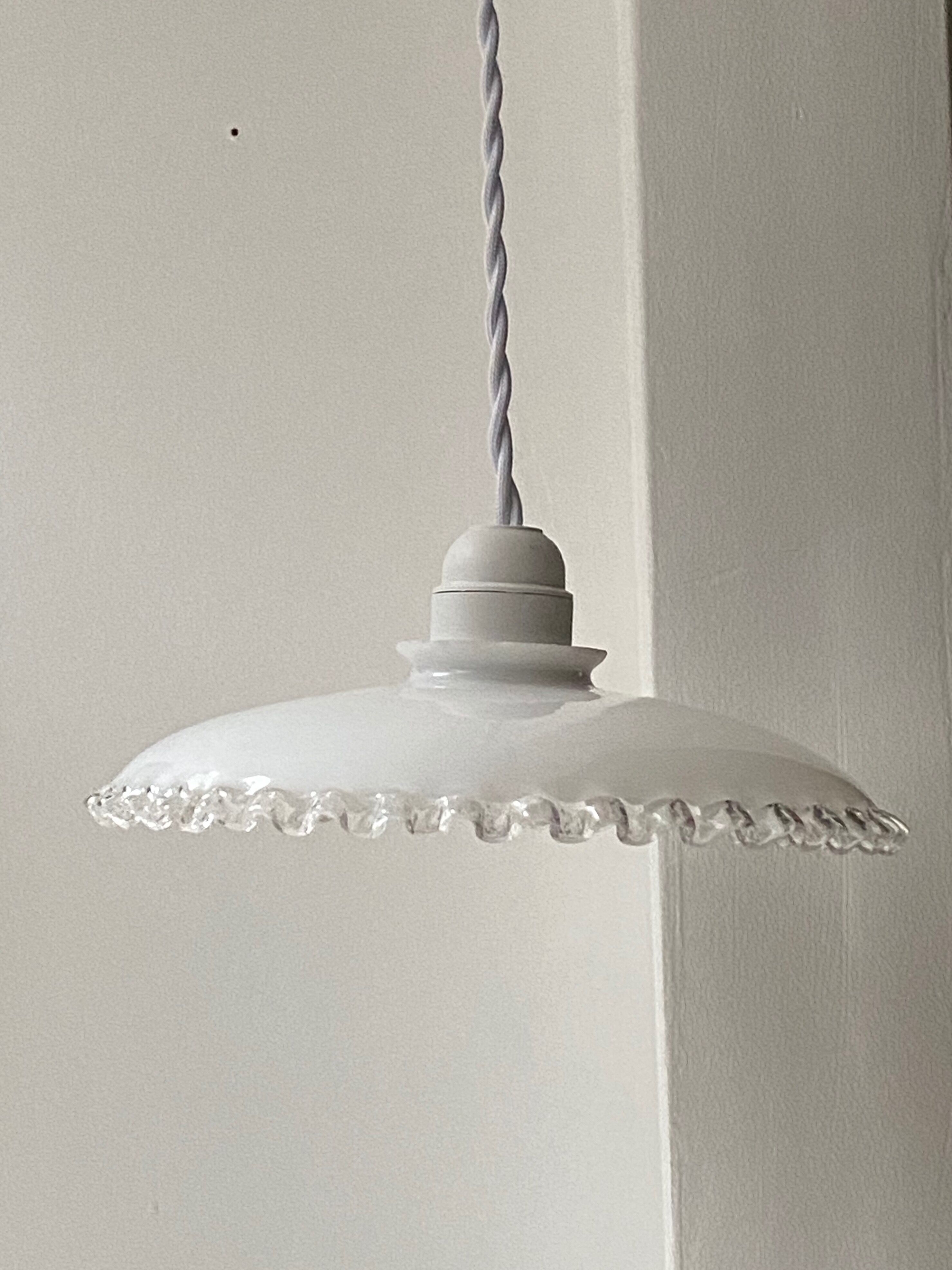 Suspension en opaline blanche