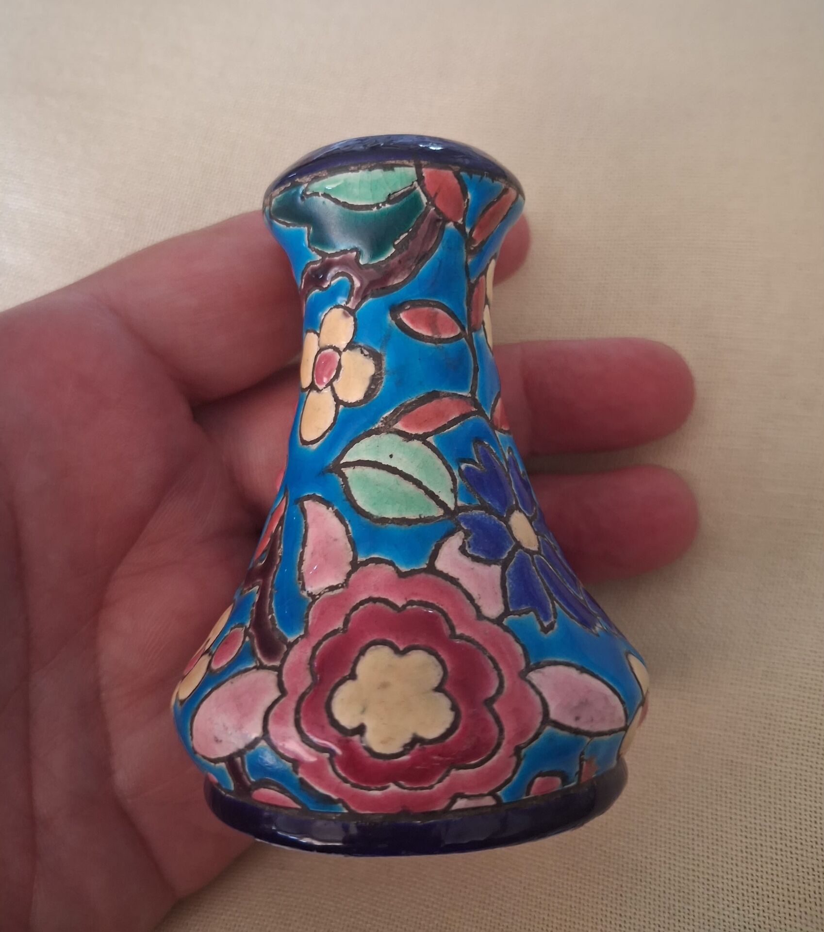 Vase miniature soliflore en Émaux de Longwy — Décor floral peint à la