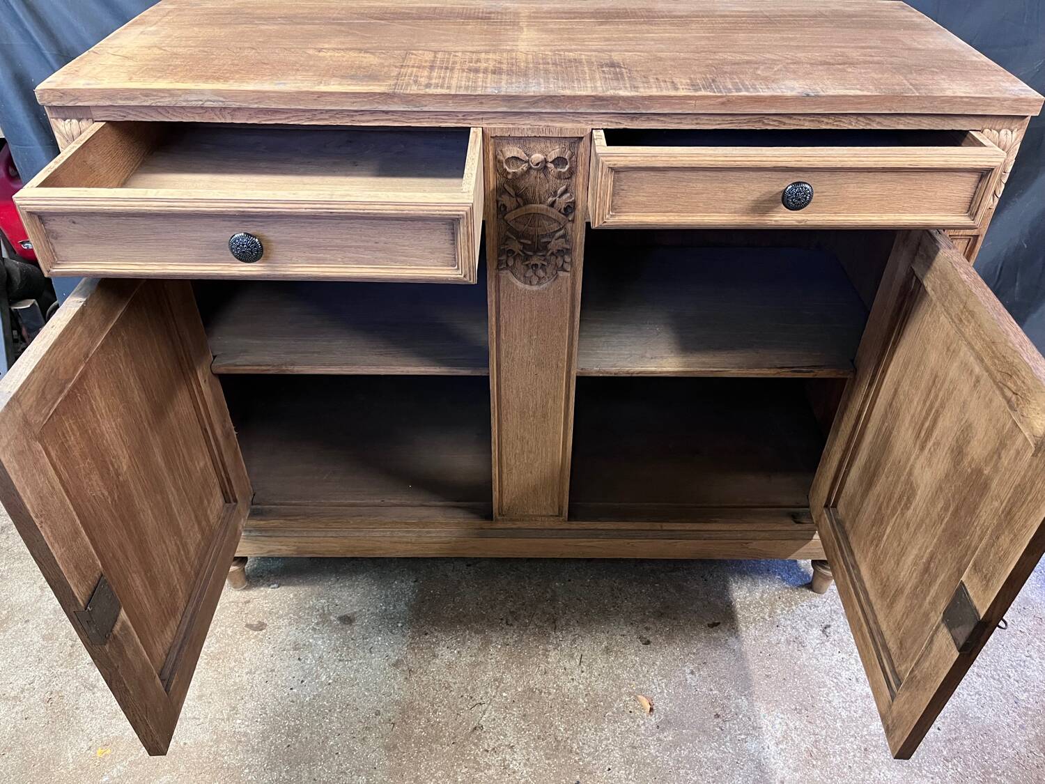 Meuble bas en chêne