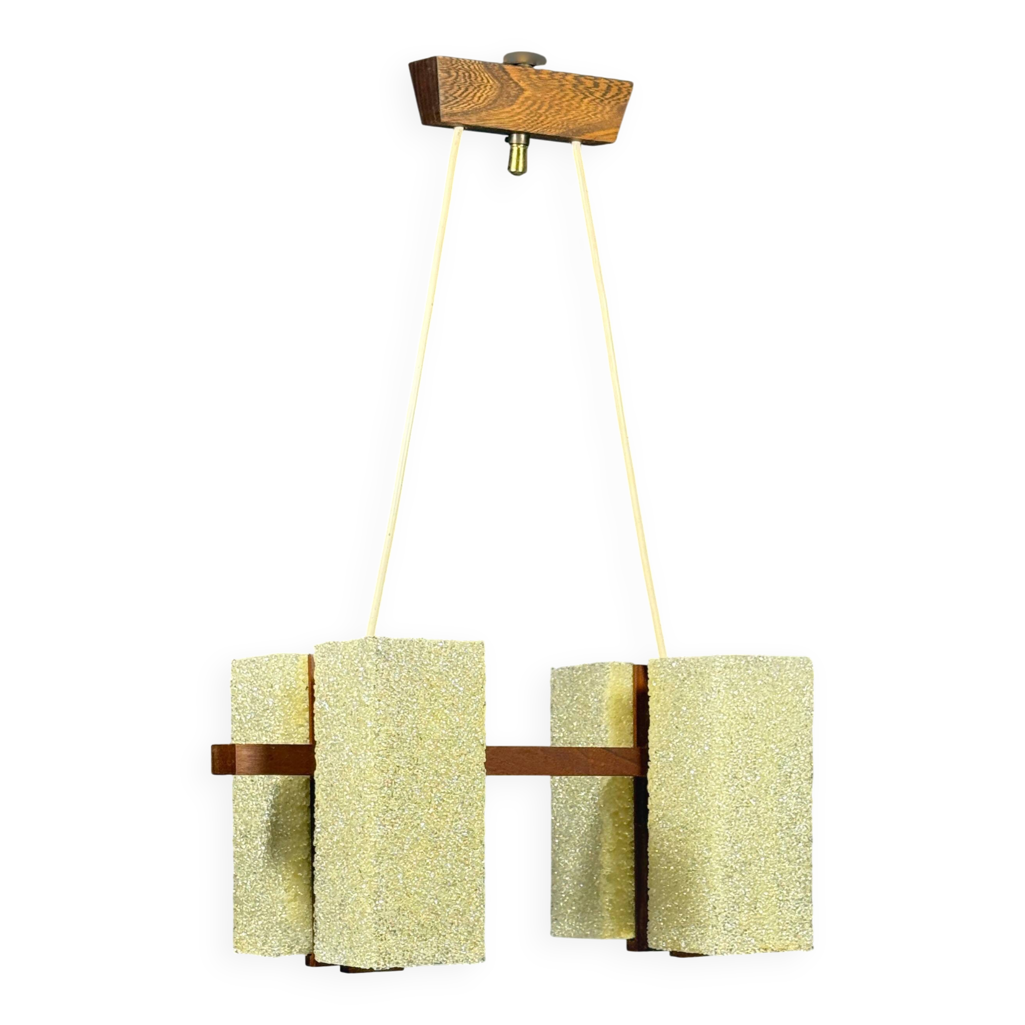 Chandelier scandinave en teck massif avec abat-jours en résine plexiglass – années 1960
