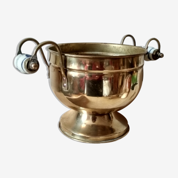 Small cauldron on foot with ceramic handles, vintage pot cover
