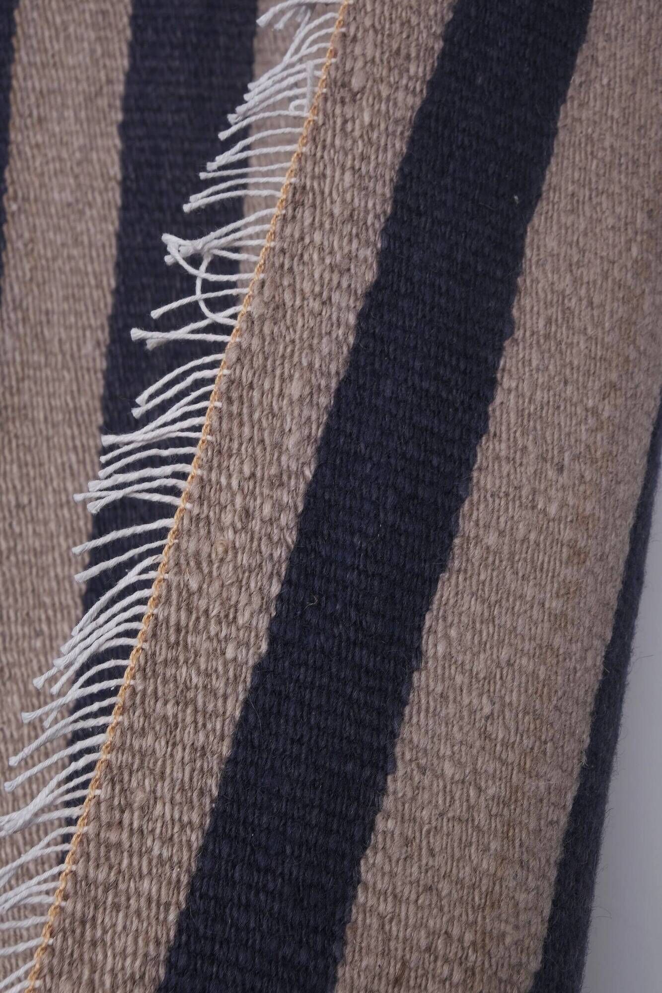 Vintage Turkish kilim, handwoven, 272x328 cm.