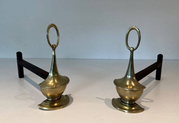 Paire de chenets en bronze de style néoclassique en forme de lampe à huile