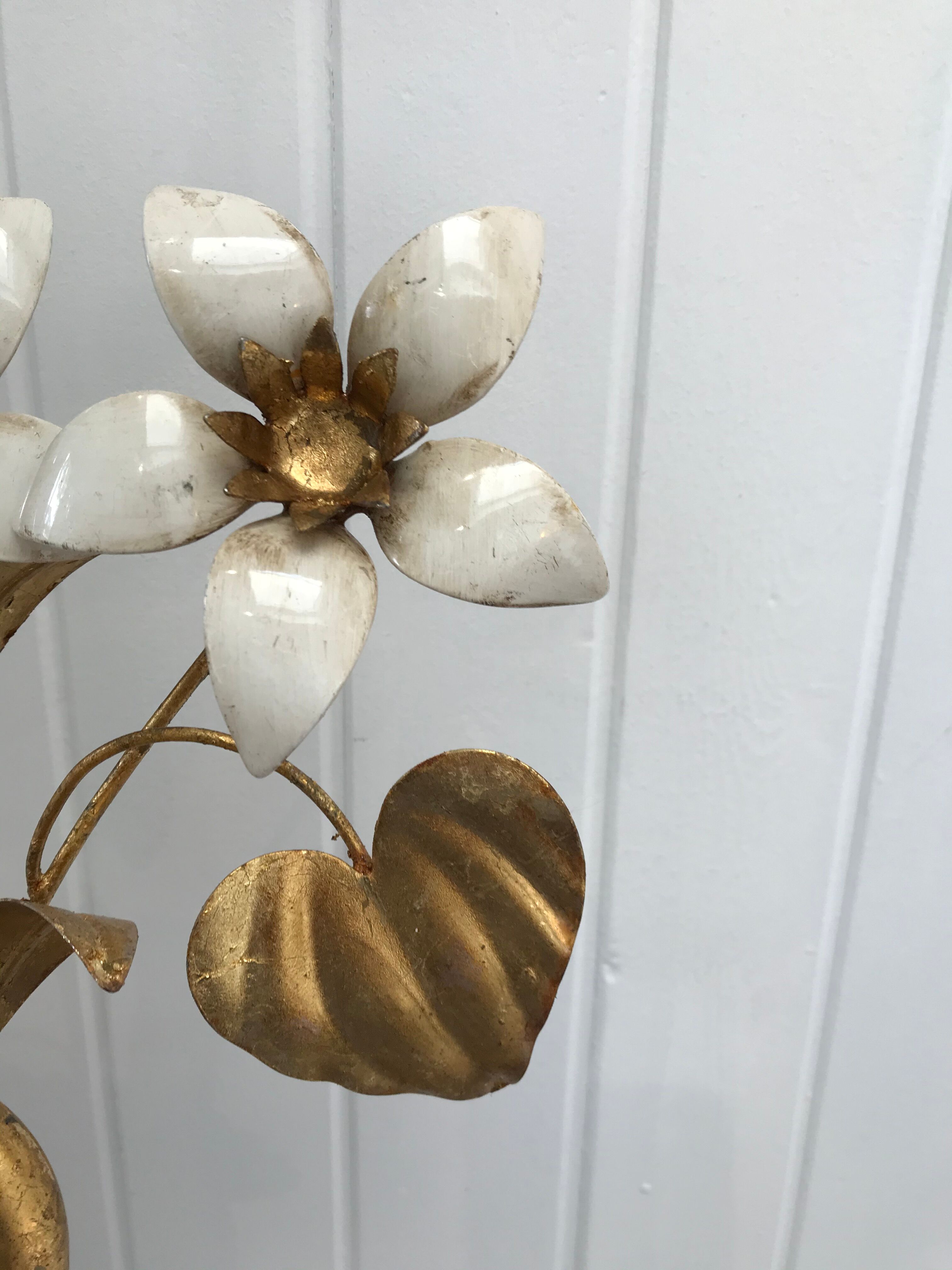 OLIVE BRASS FLOWER WALL LAMP