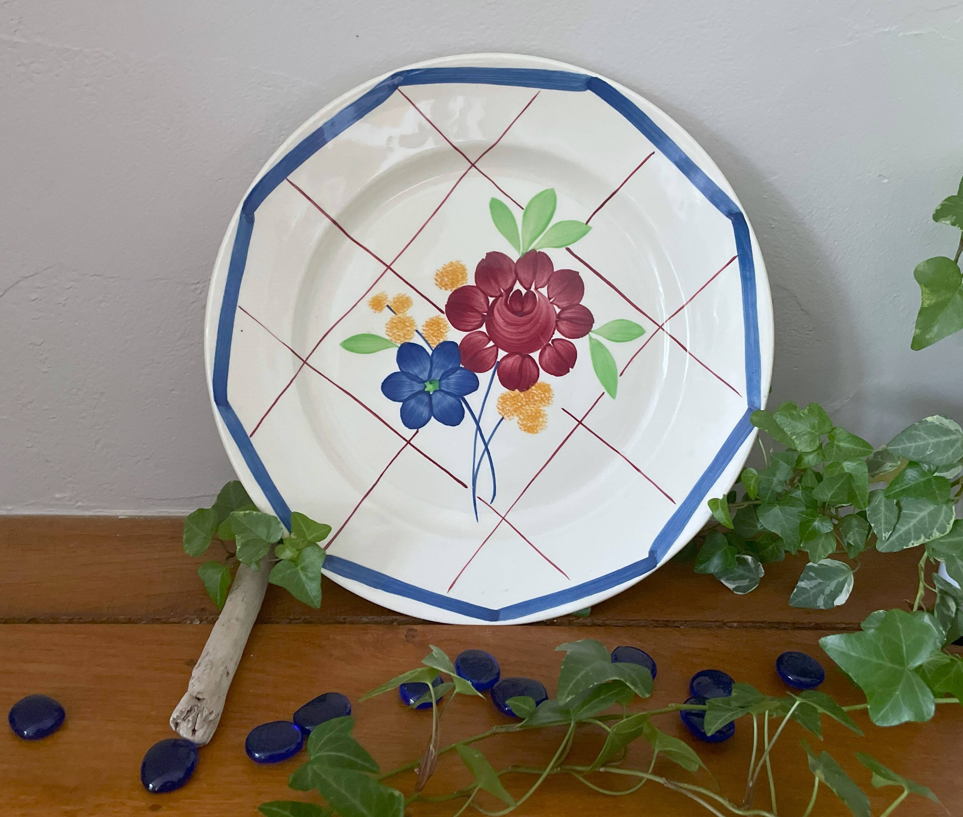 Antique serving dish in Gien earthenware