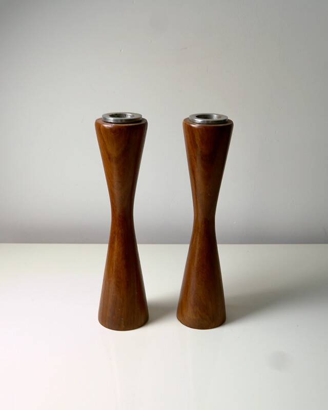 Lot de 2 bougeoirs scandinave diabolo en teck - design danois années 70