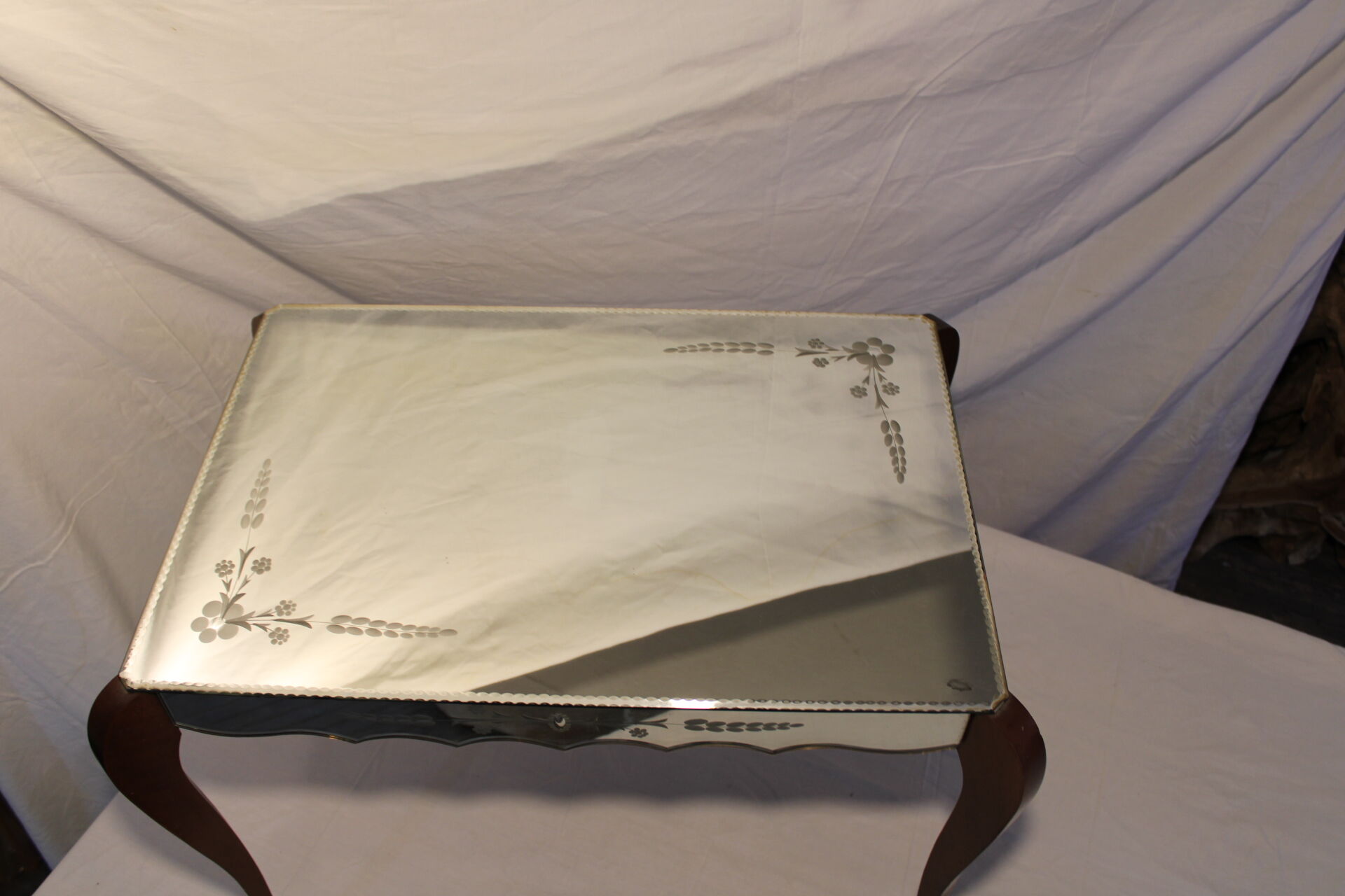 Mirrors coffee table