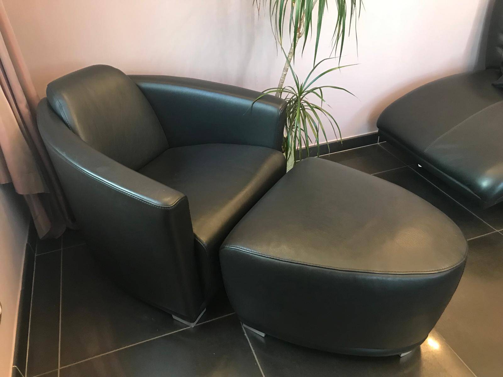 Méridienne, fauteuil et repose pieds Calia Italia salon