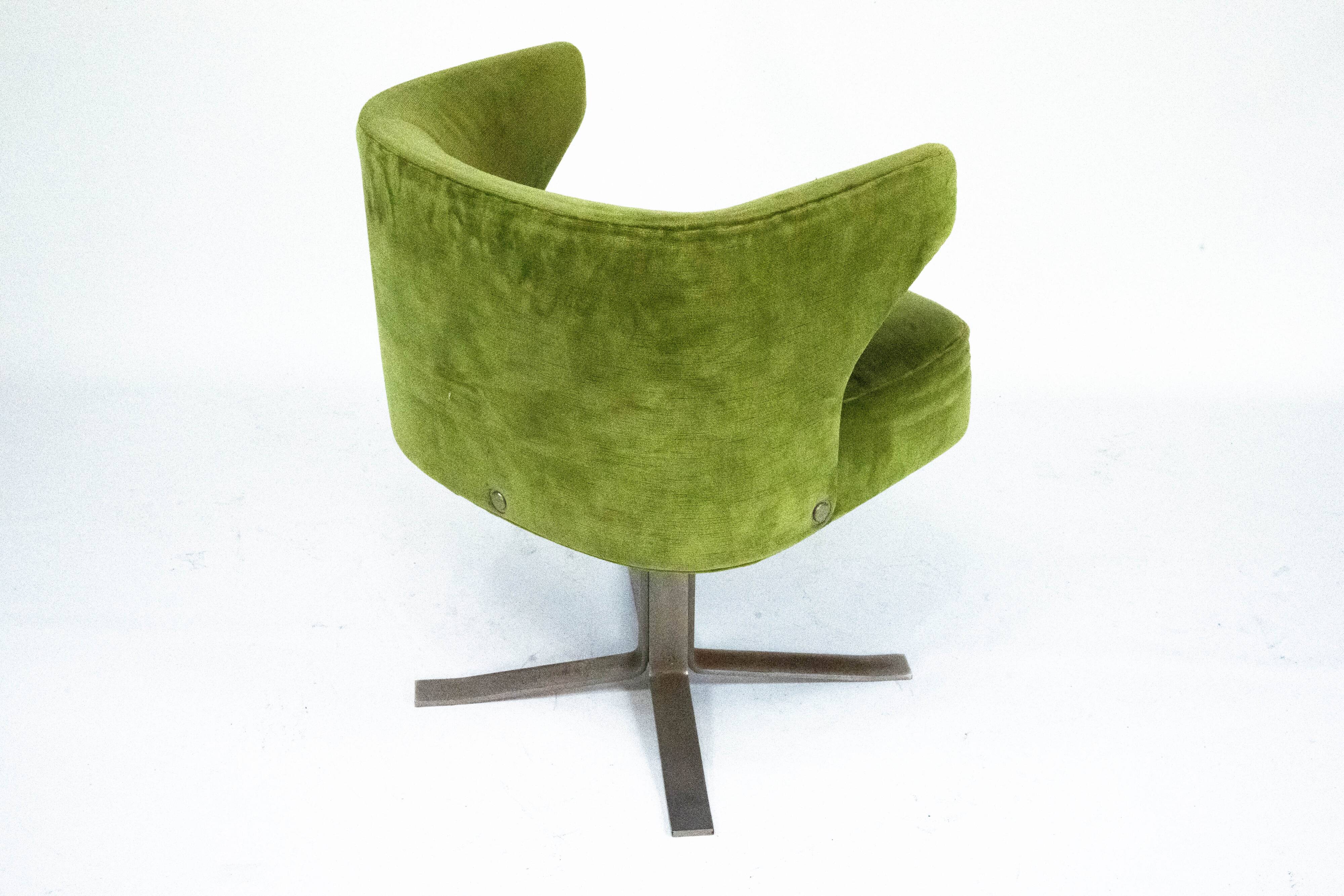 Set of four green Gianni Moscatelli Swivel Poney Chairs for Formanova, 70s