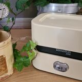 Vintage kitchen scale