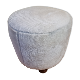 Round pouf in textured sheepskin, 44 cm