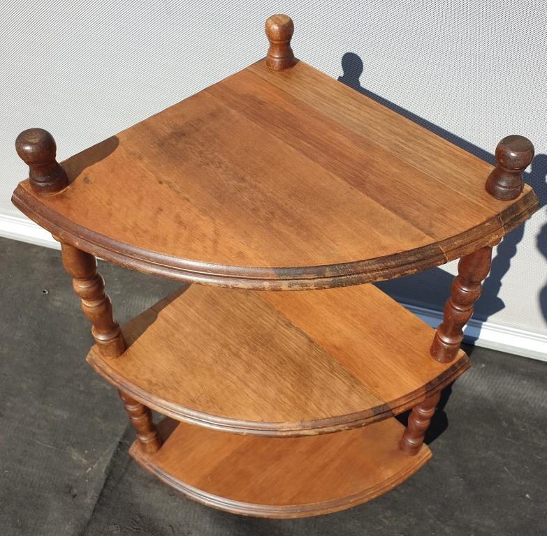 Corner display 3 corner shelves in Walnut