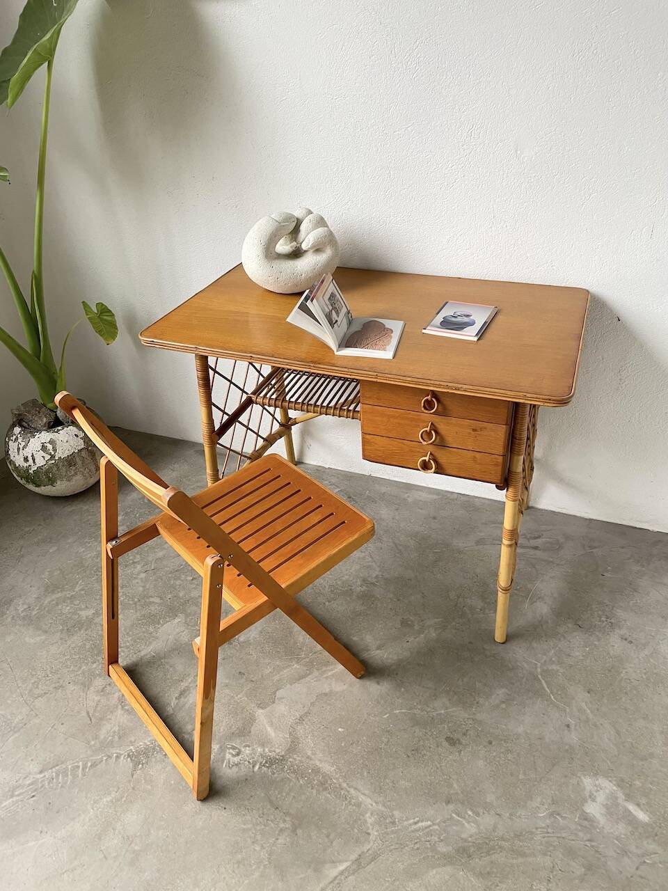 Bureau rotin Louis Sognot et sa chaise