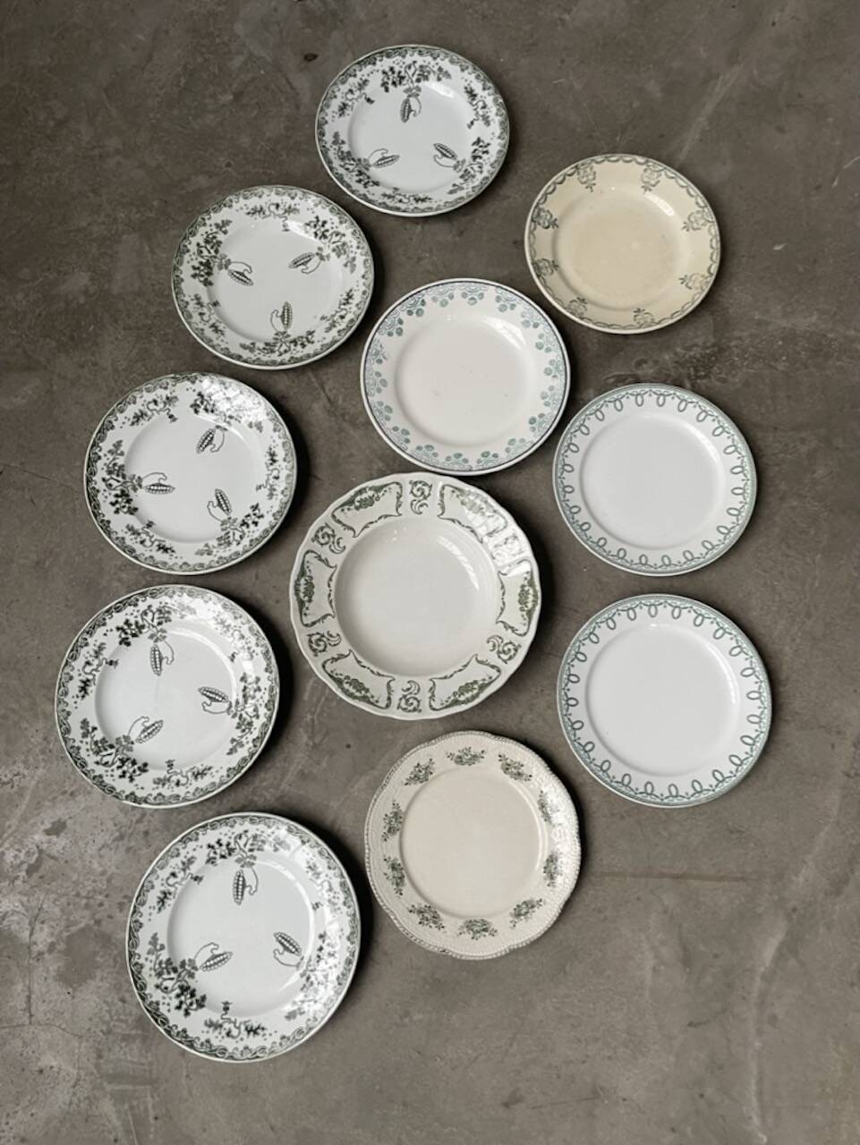 Lot de 11 asiettes Terre de Fer dépareillées