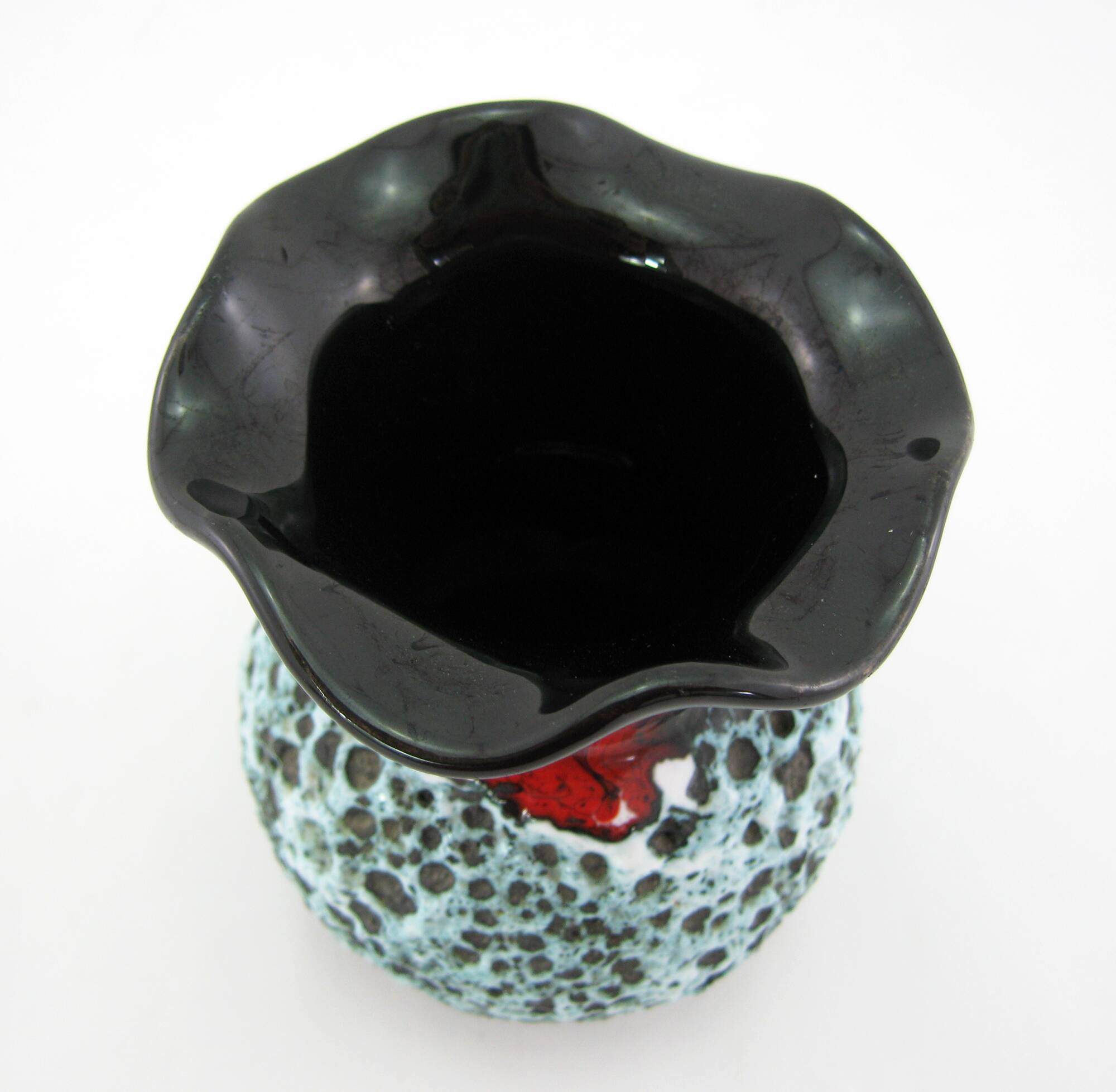 Small corolla vase in black, red and white Fat Lava ceramic - Panassidi Vallauris France - vintage