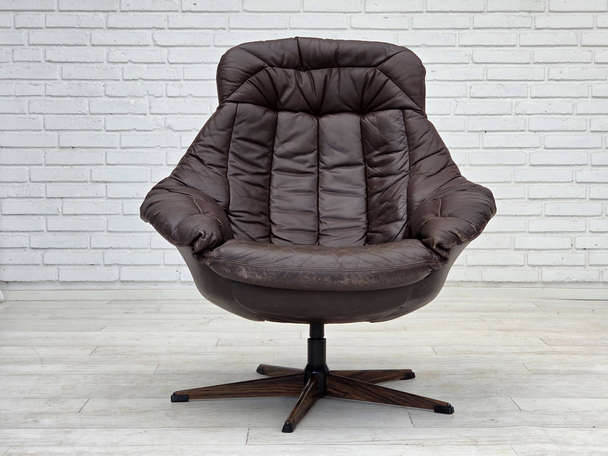 1970s, Danish design by H.W.Klein, swivel chair, for Bramin Møbler.