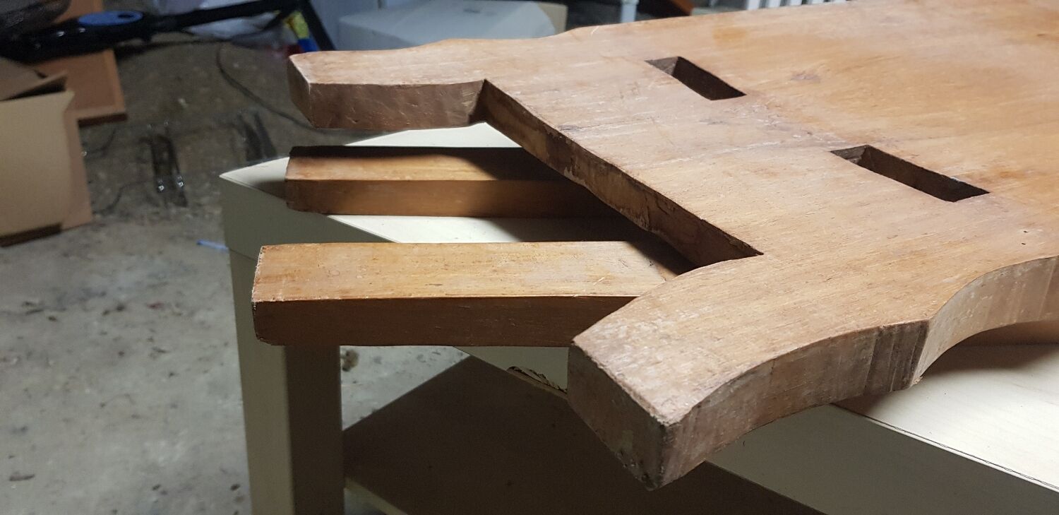 Solid wood palaver chair