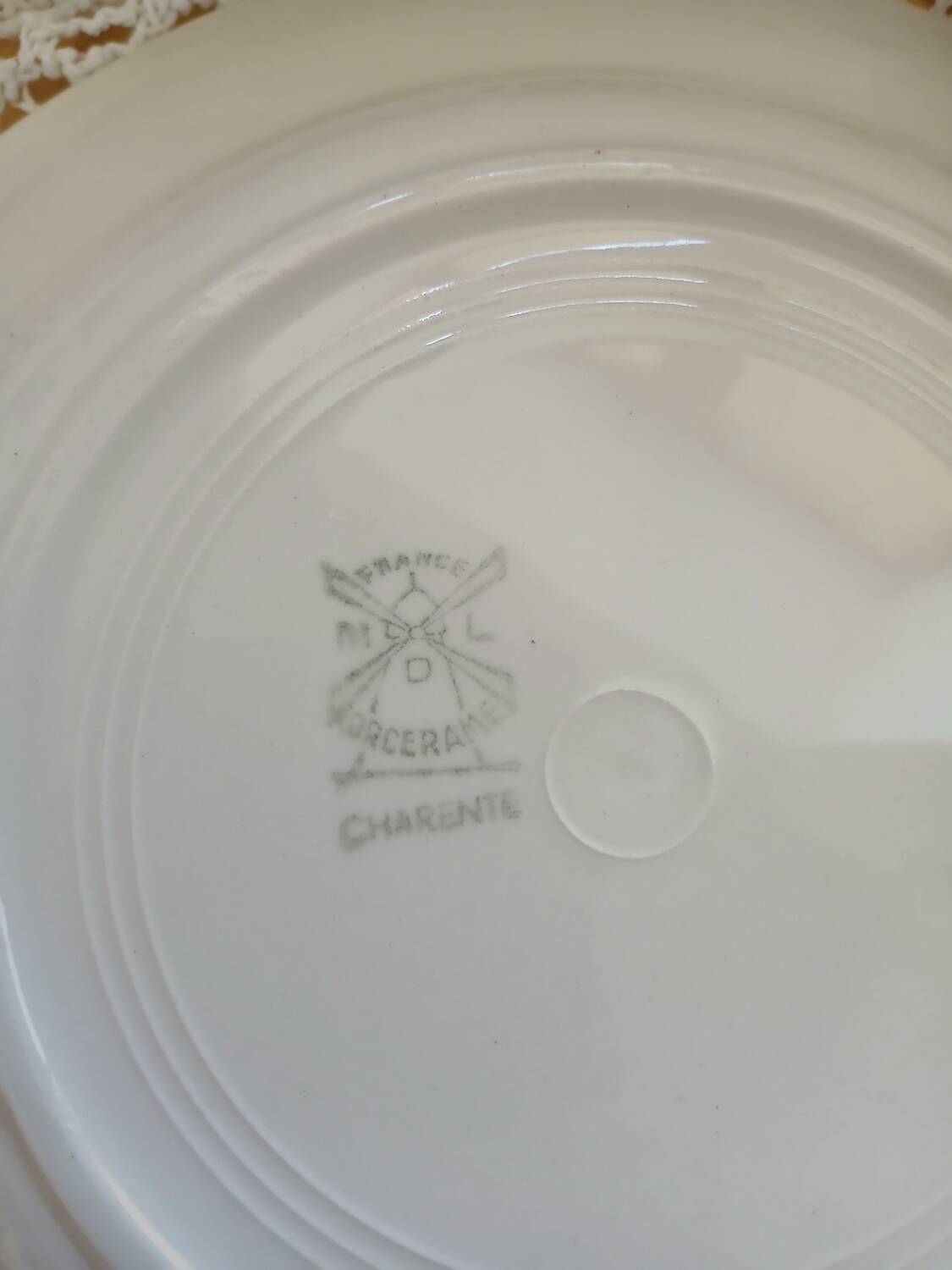 Lot of 12 Moulin des loups plates and dish