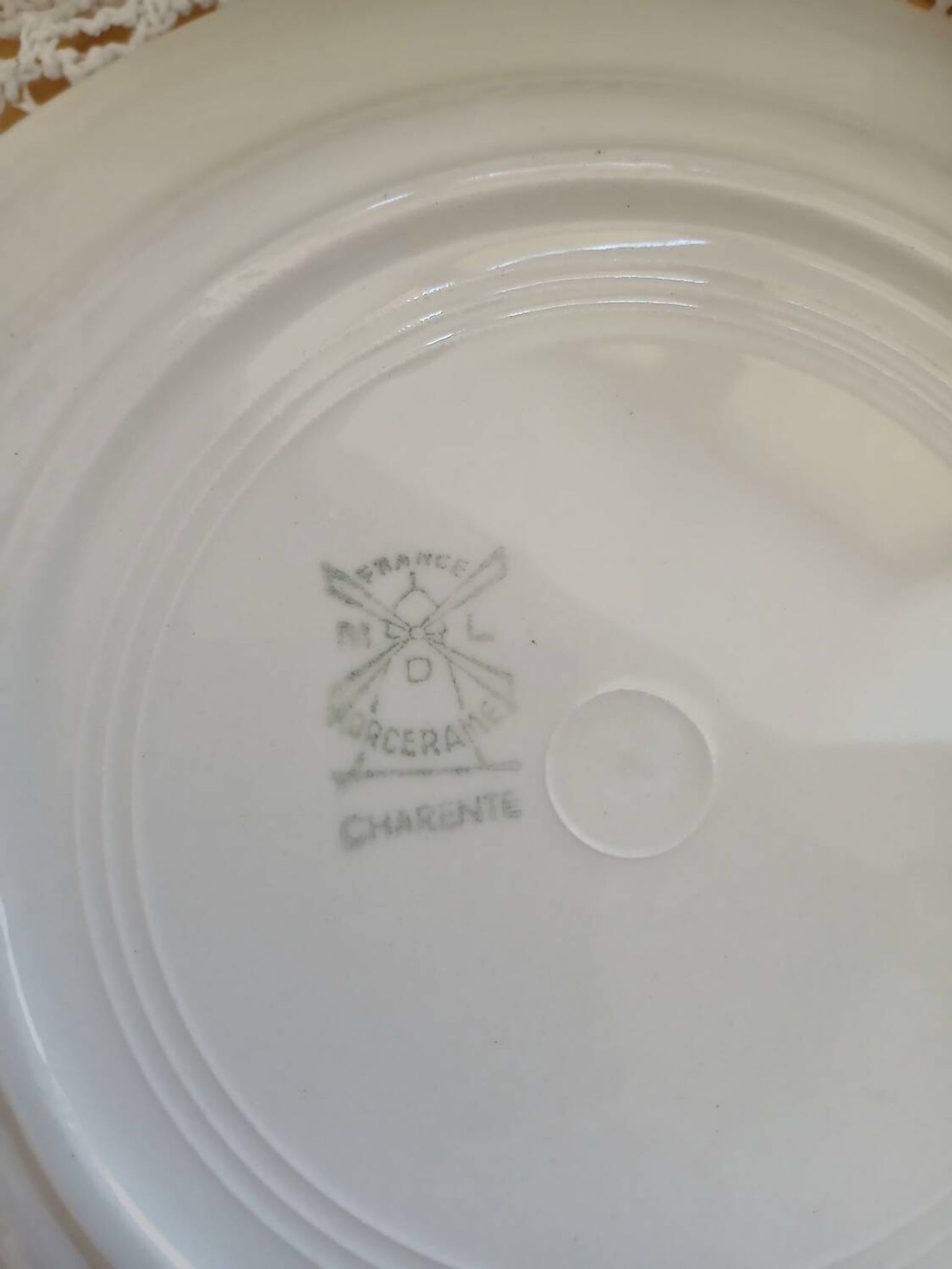 Lot of 12 Moulin des loups plates and dish