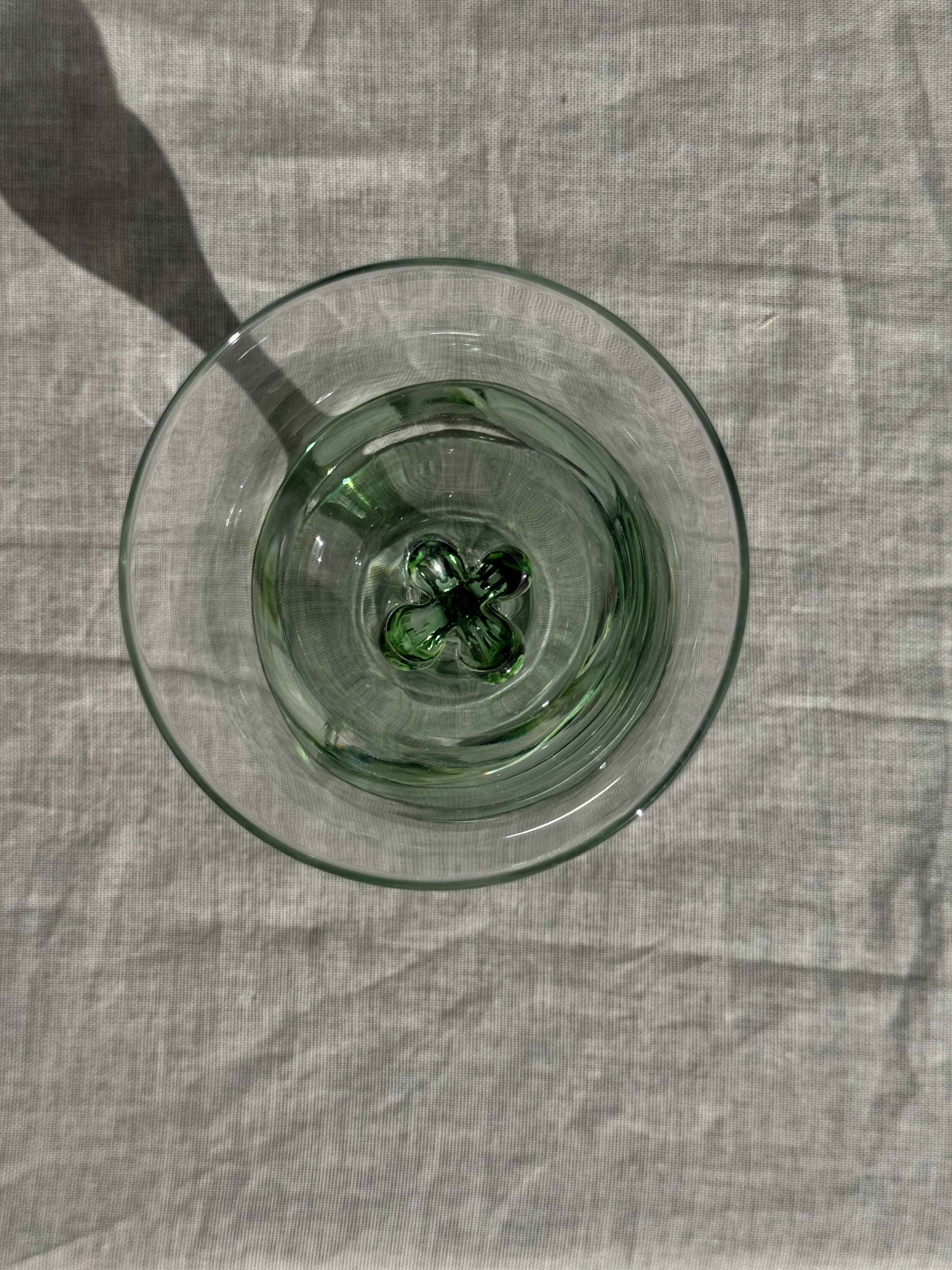 Set of 4 vintage green stemmed glasses H16