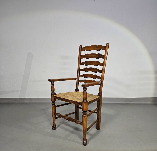Ensemble de 4 chaises de salle à manger en chêne, rustiques, de ferme, à dossier en échelle avec sièges en jonc, années 1960