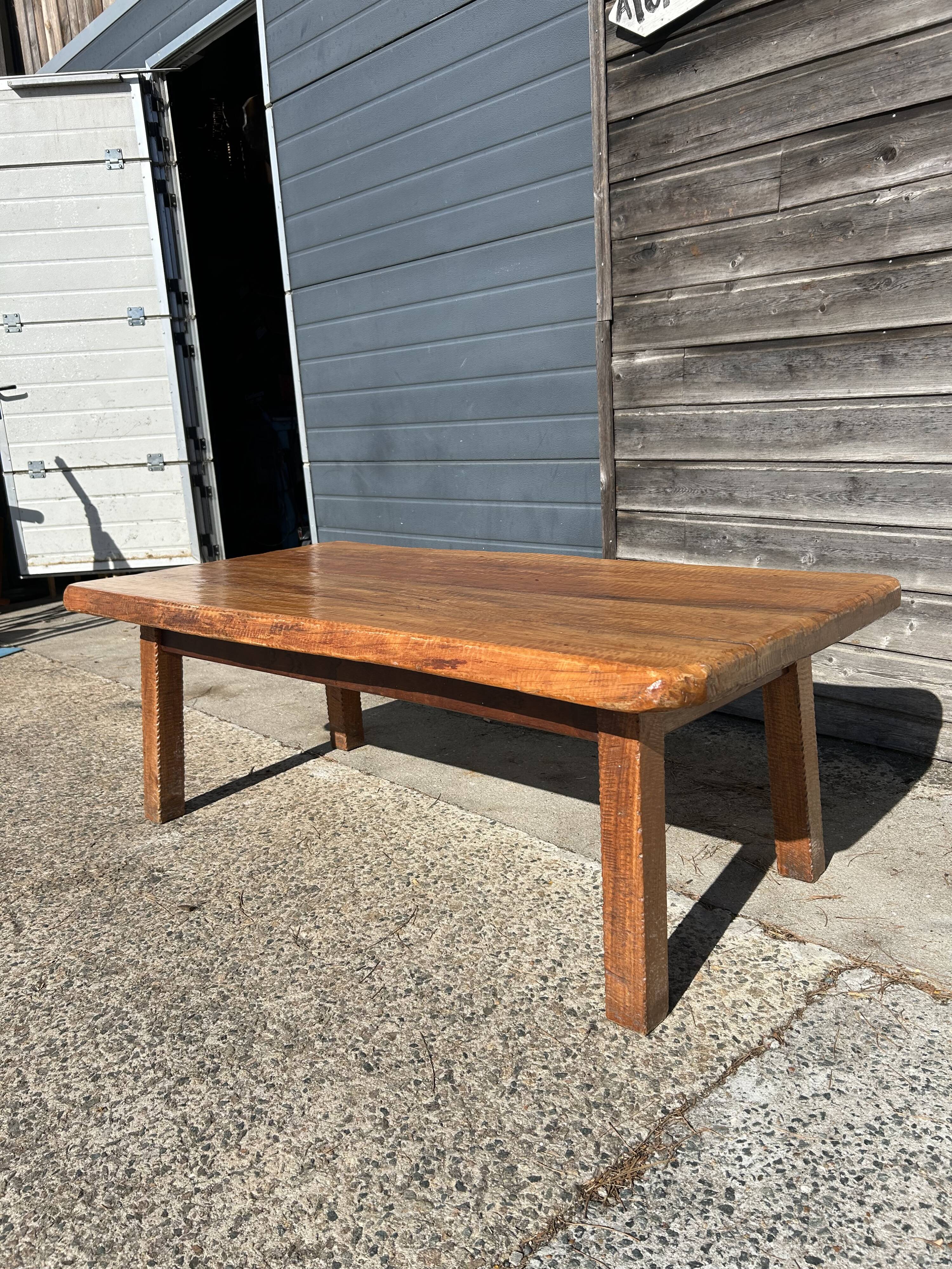 Table basse en chêne