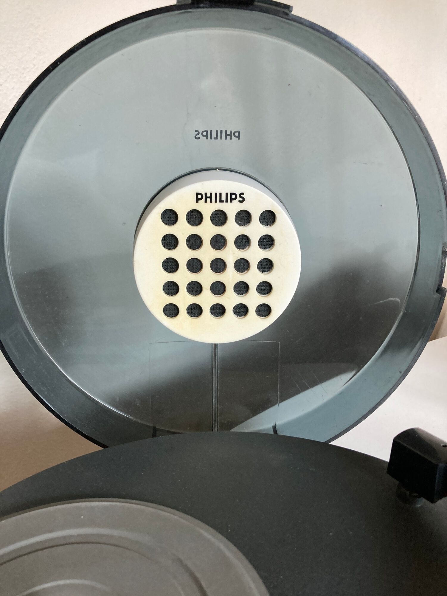 UFO Phillips portable platinum by Patrice Dupont turns Space Age 1969
