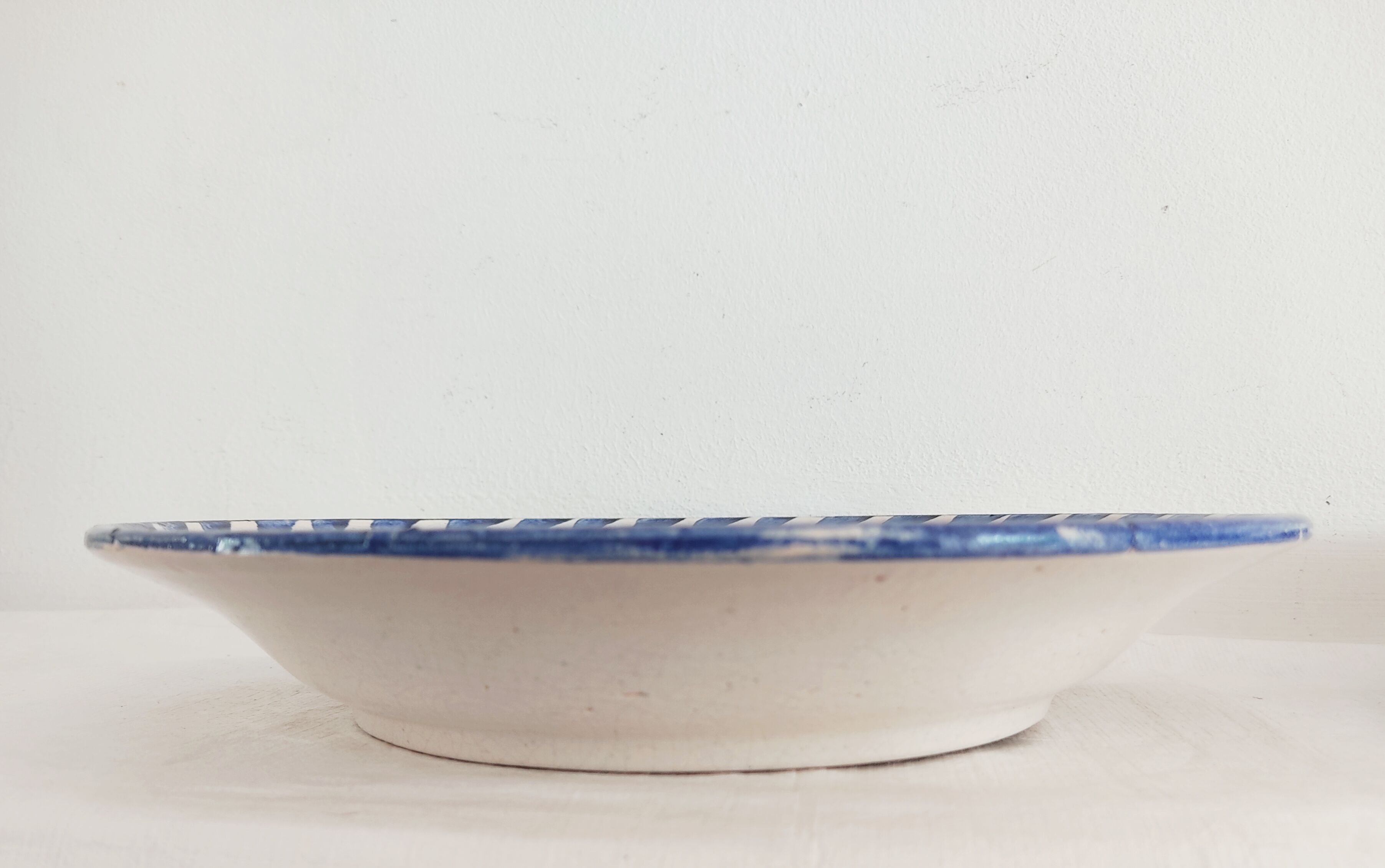 Decorative plate blue and white décor
