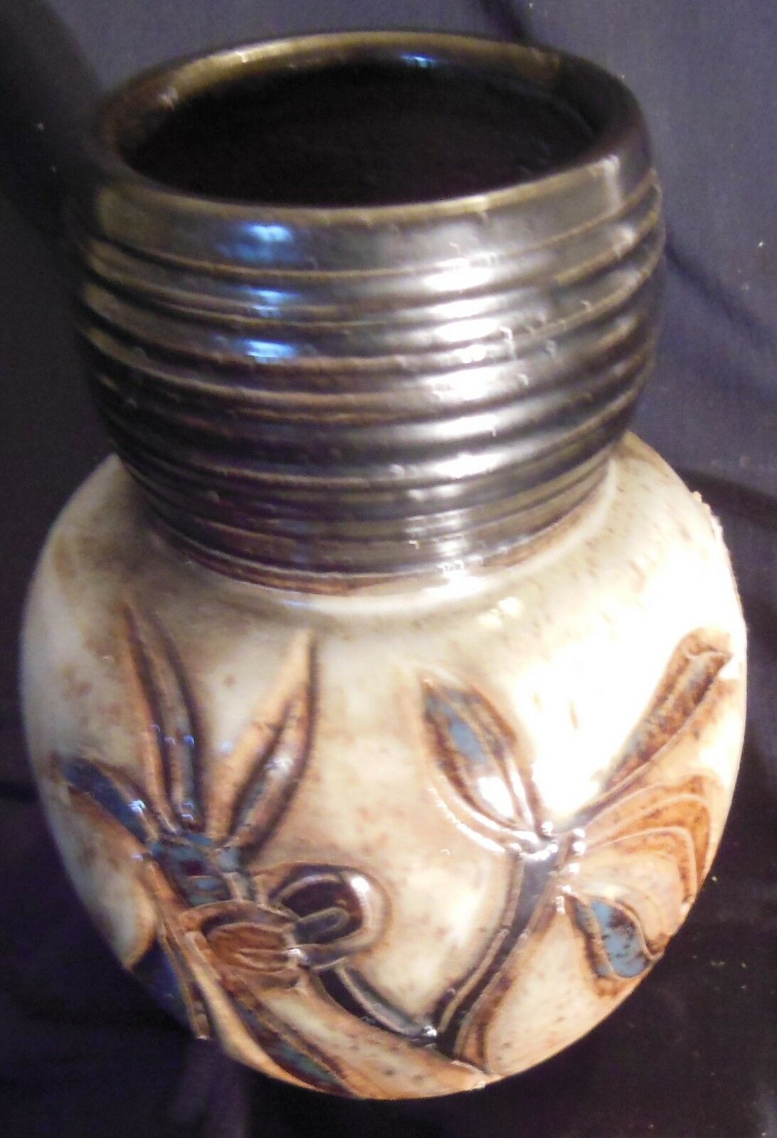 Vase abstract decoration, polychrome ceramic, glazed, signature at the ass to identify