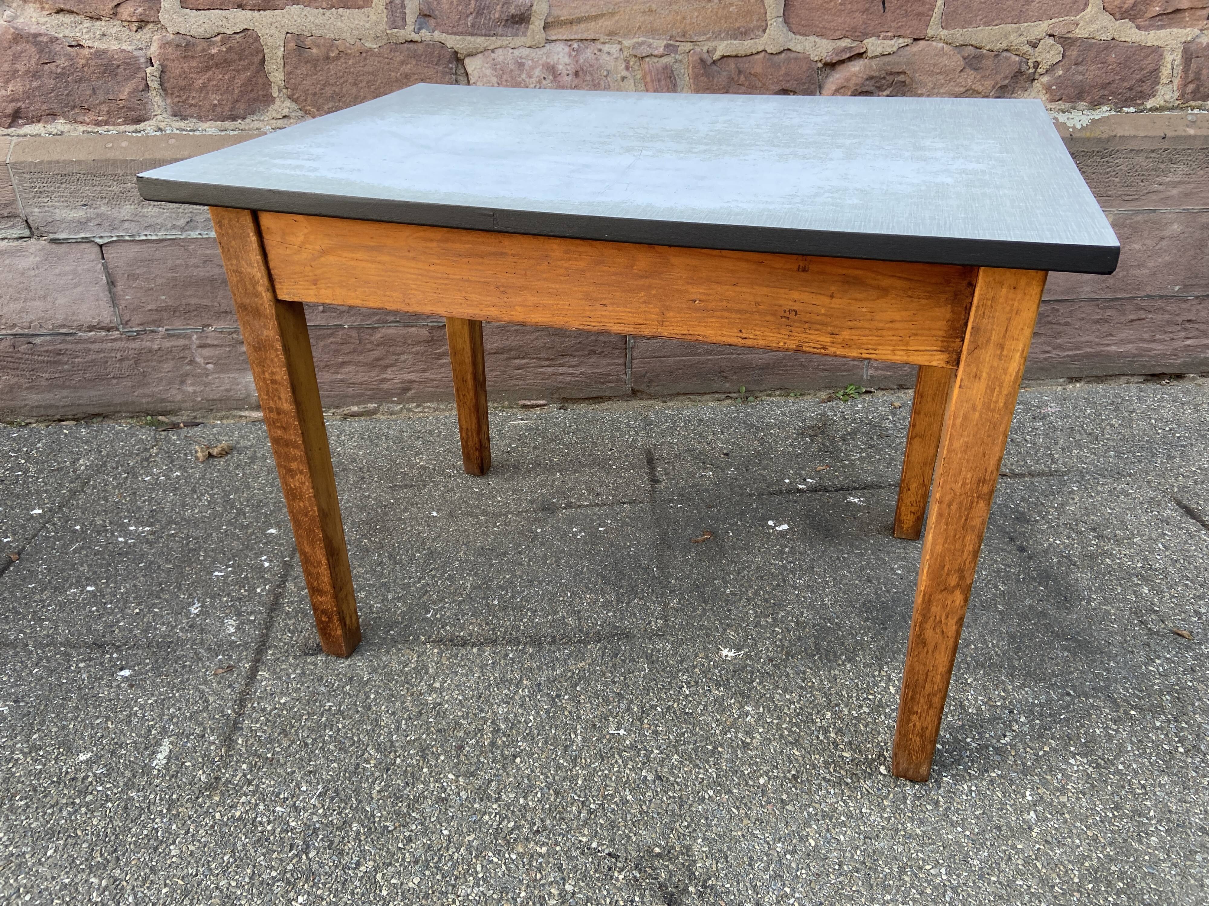 Mid-century kitchen table Formica 1960 french table