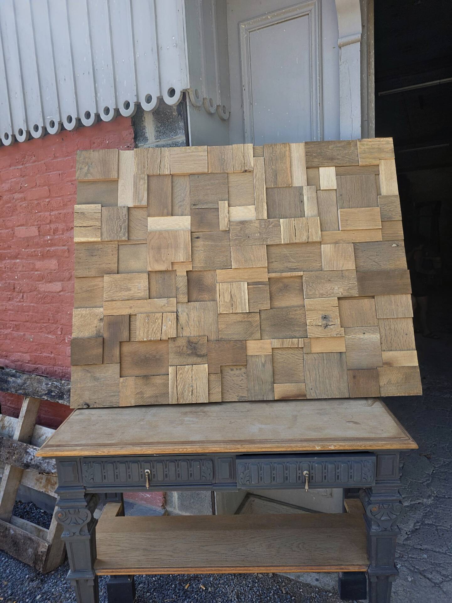 Decorative wall panel in solid oak