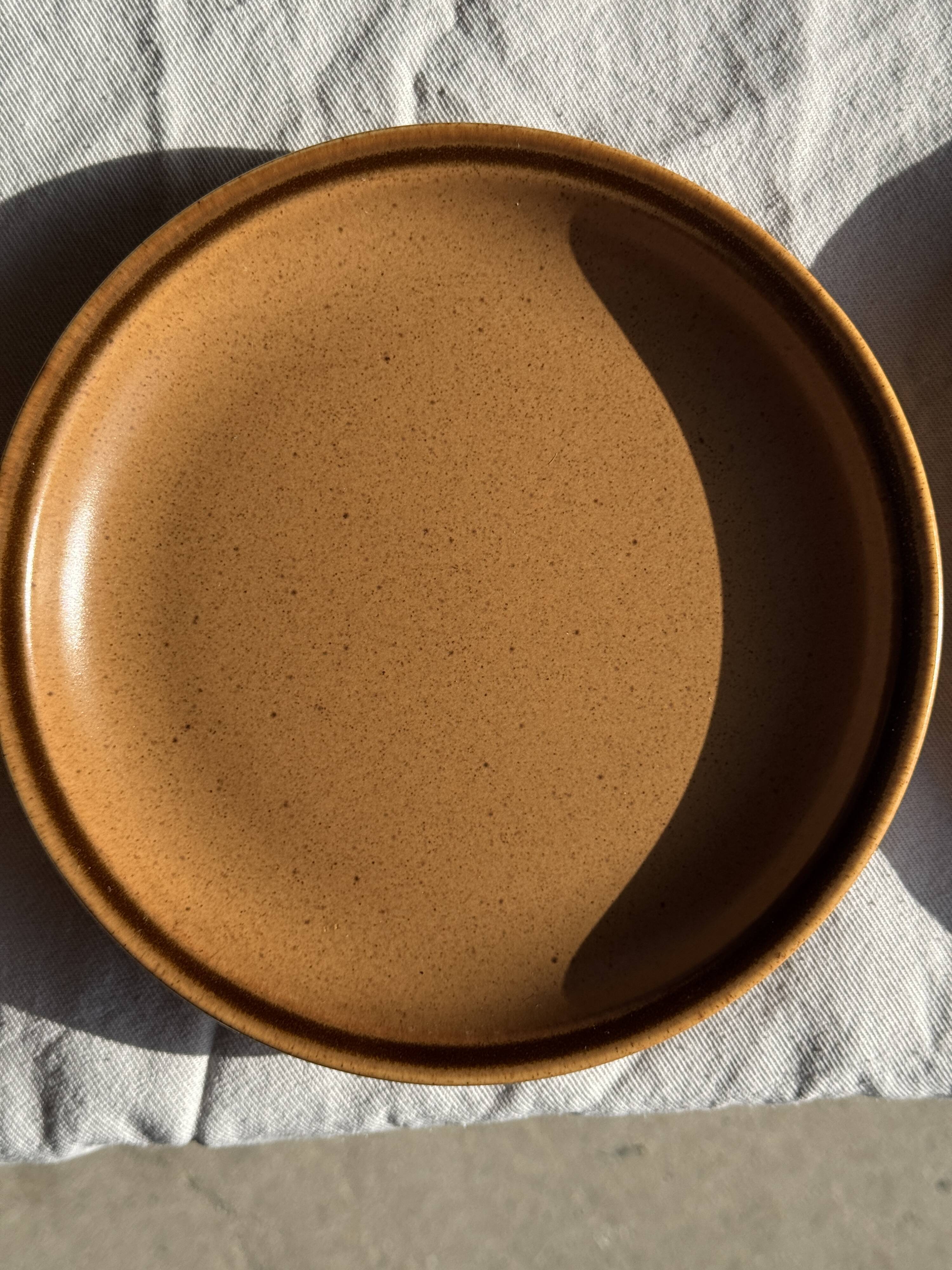 Set of 11 small dessert plates in brown-striped stoneware from Sarreguemines.