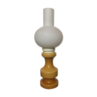 Vintage yellow ceramic and opaline pawn lamp