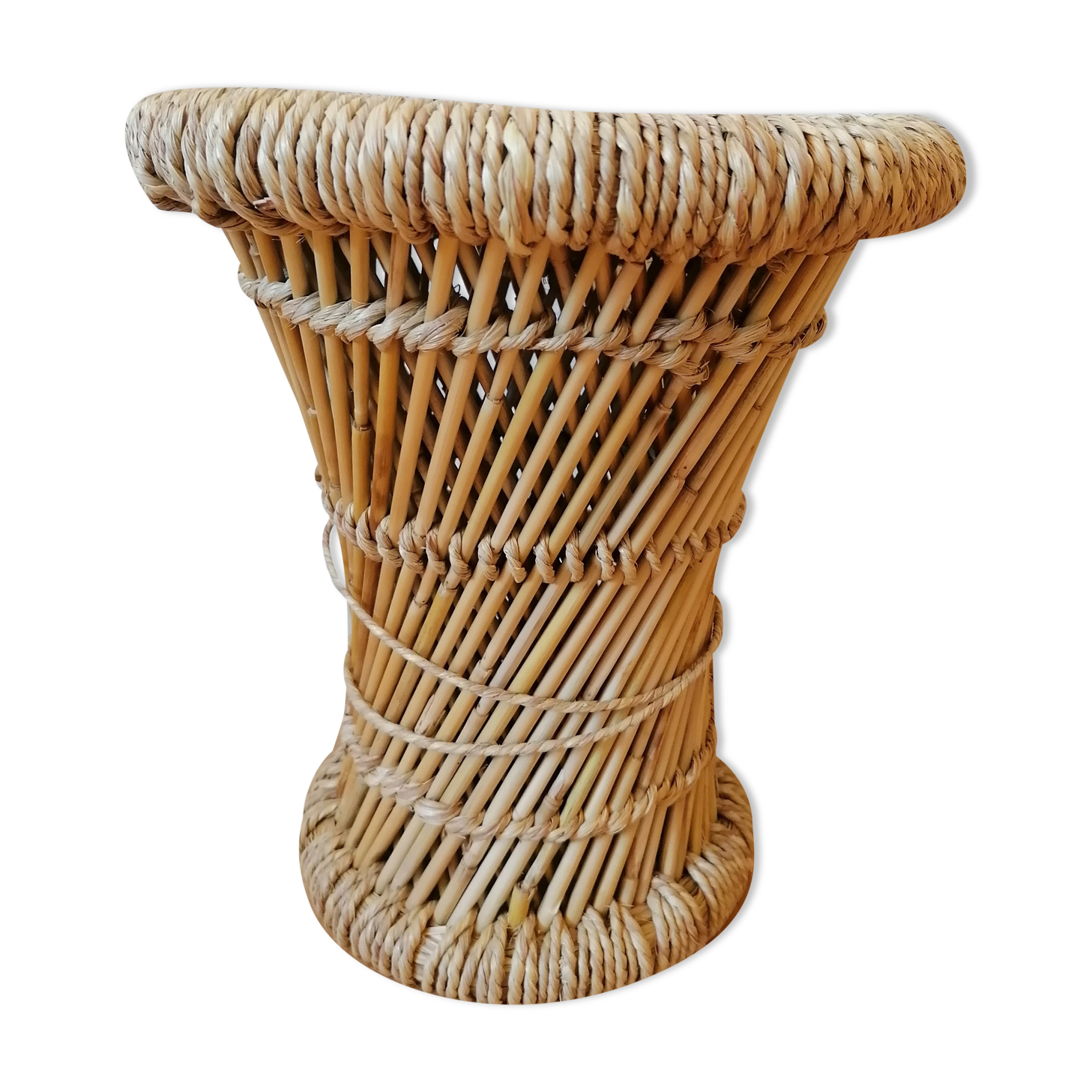 Diabolo rattan stool