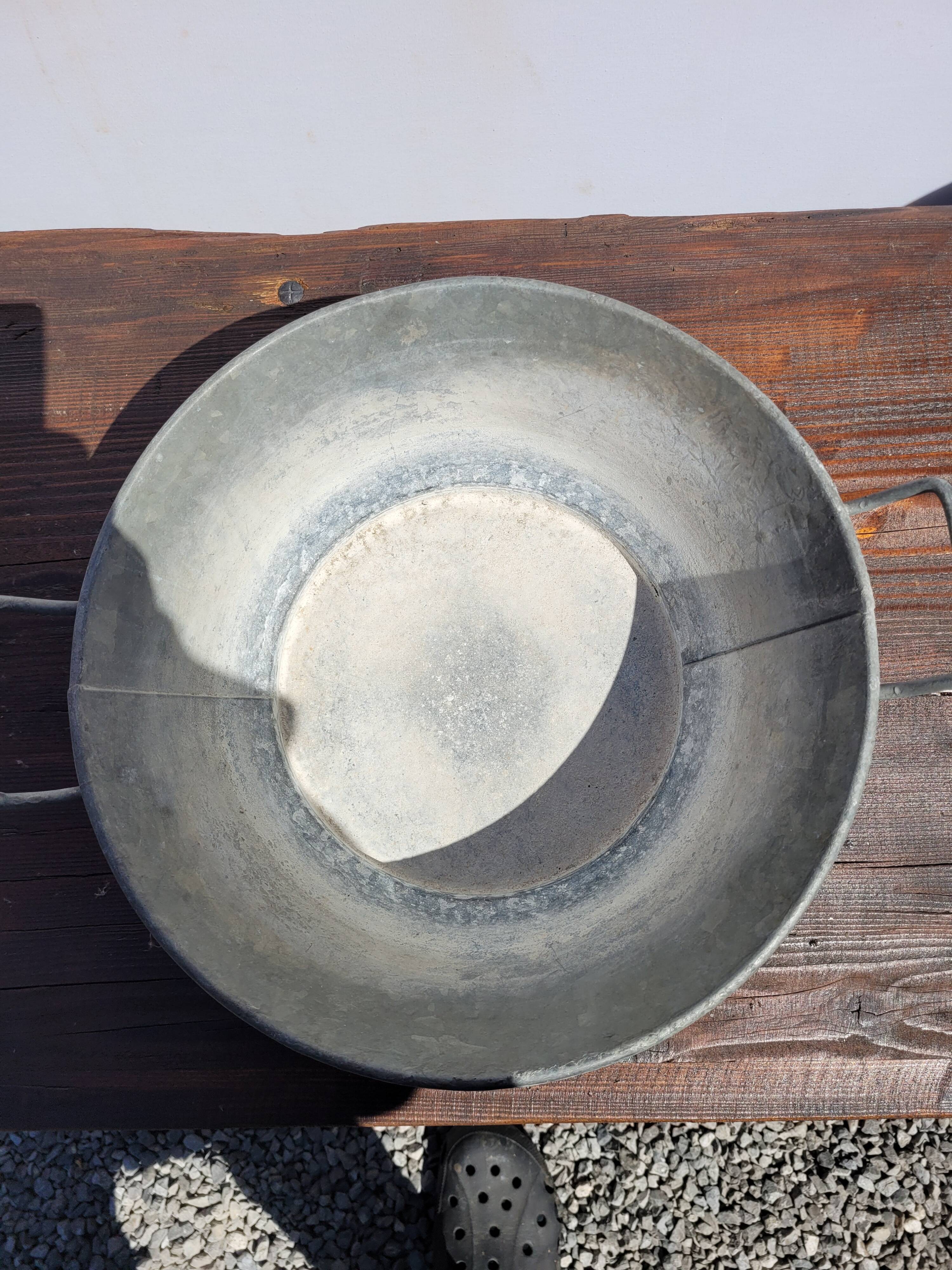 Zinc basin 37cms in diameter